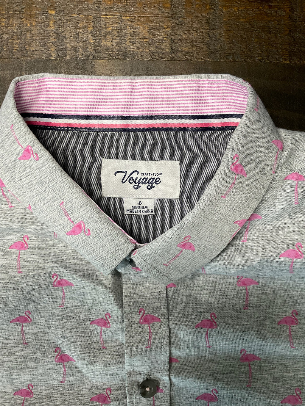 Voyage Men’s Short-Sleeve Tropical Flamingo Shirt - Gray & Pink (Size Medium)