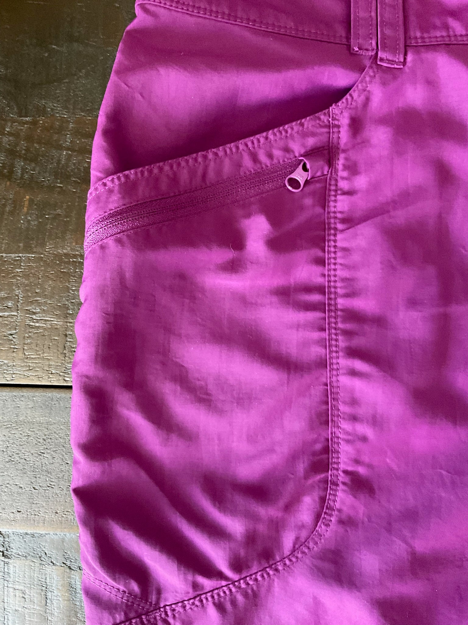 Mountain Hardwear Women's Dynama Hiking Shorts - Purple / Size 6