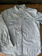 Levi's Men's Classic Worker Denim Button Up Shirt. Large
