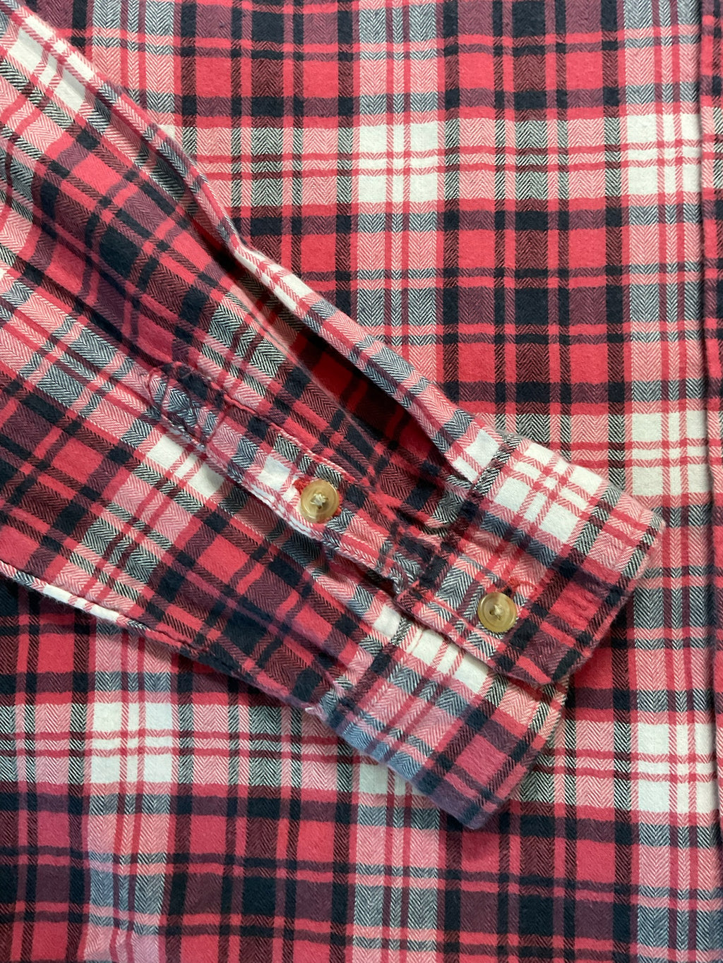 American Eagle Women's  Long Sleeve Button Up Flannel  Red  Black Plaid.  Medium
