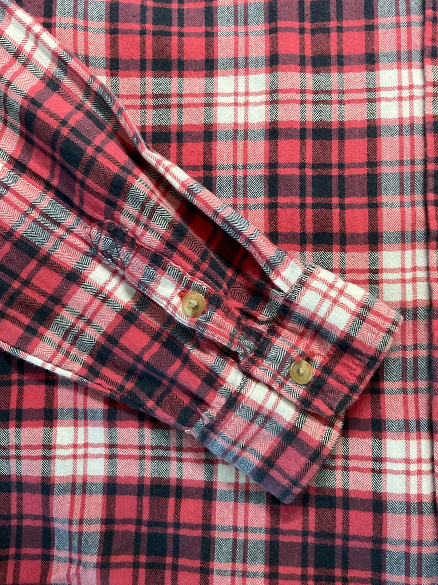 American Eagle Women's  Long Sleeve Button Up Flannel  Red  Black Plaid.  Medium