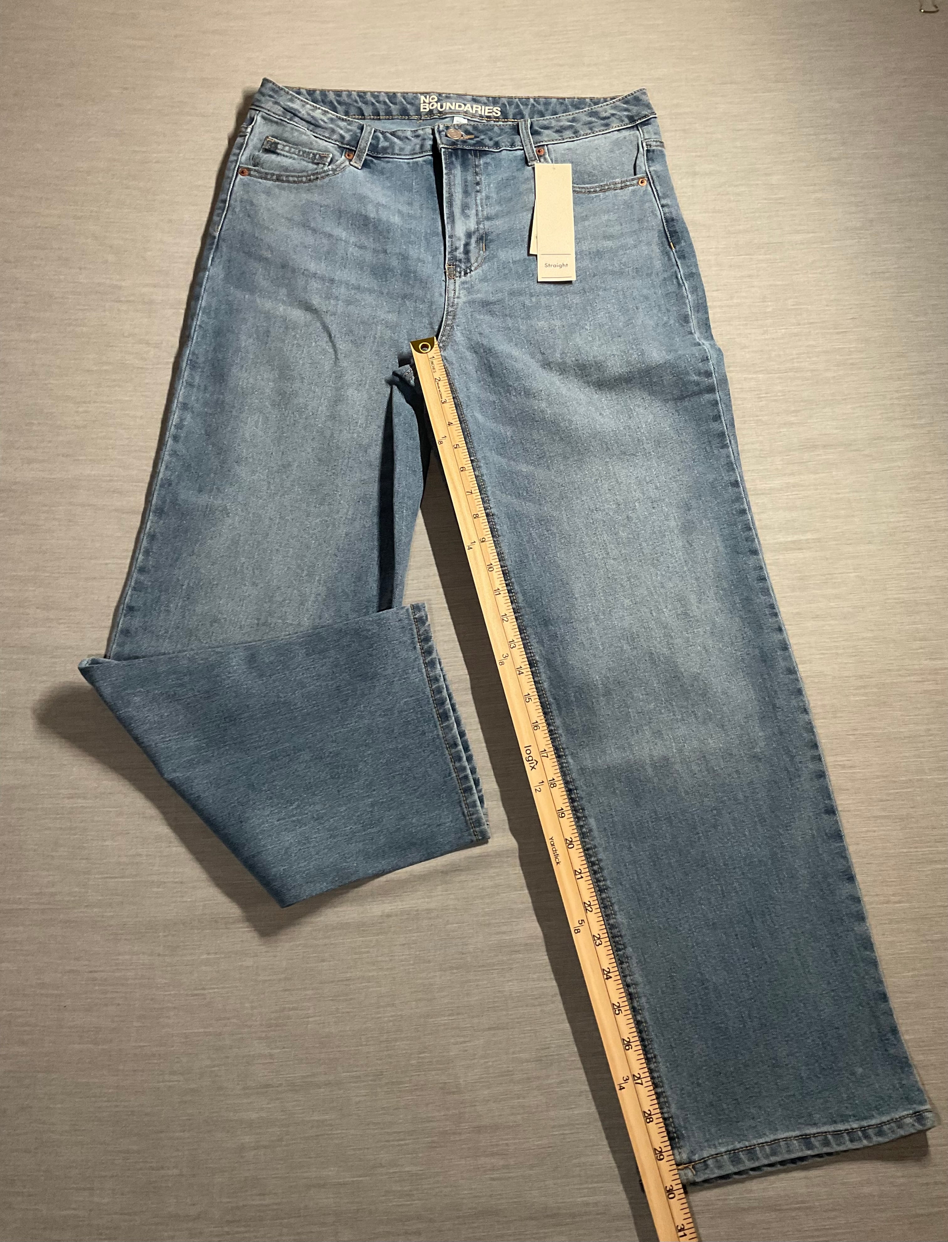 No Boundaries High Rise Straight Jeans Light Wash