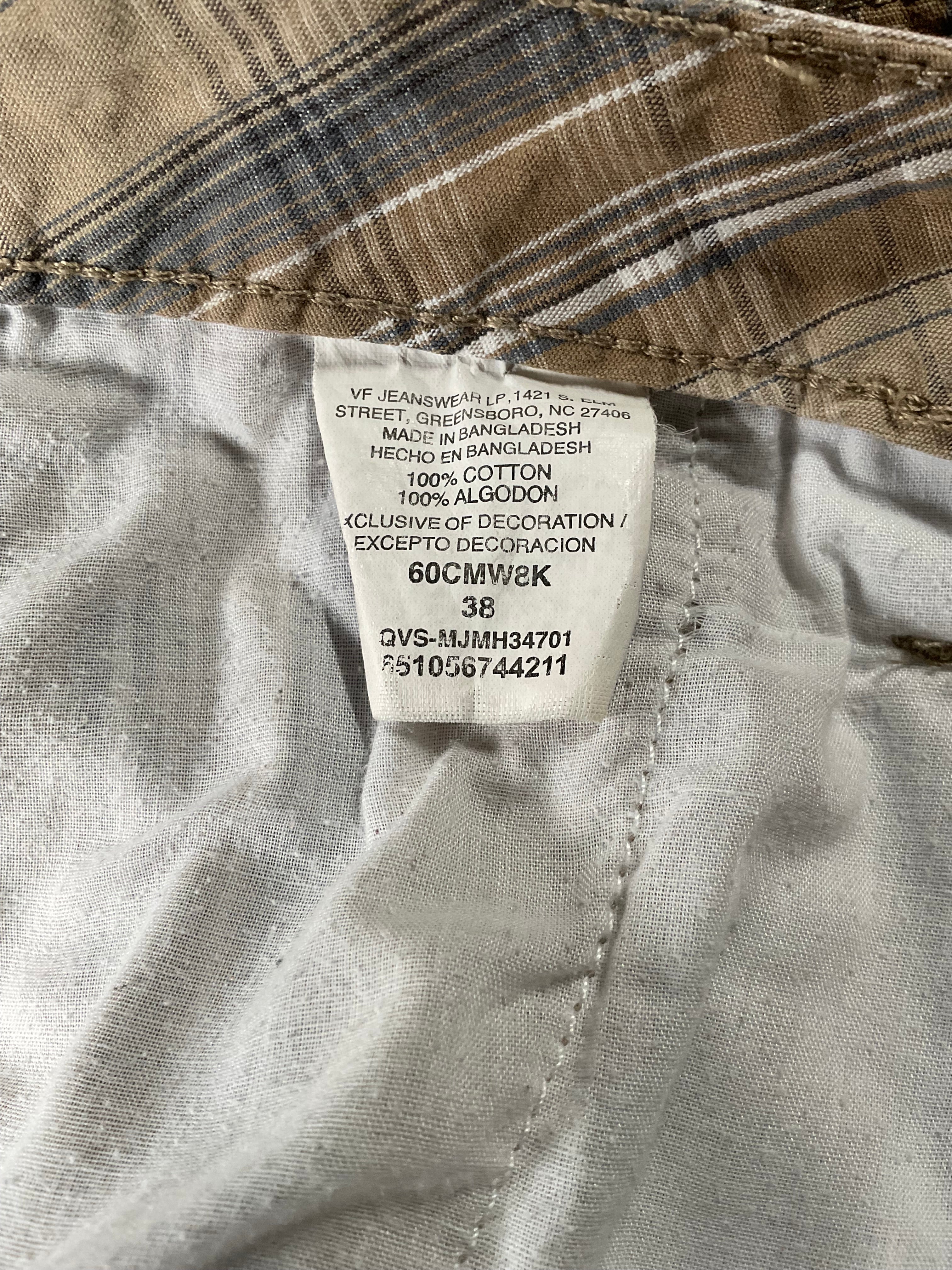 Wrangler Men's Shorts Brown Gray, White & Tan Plaid.