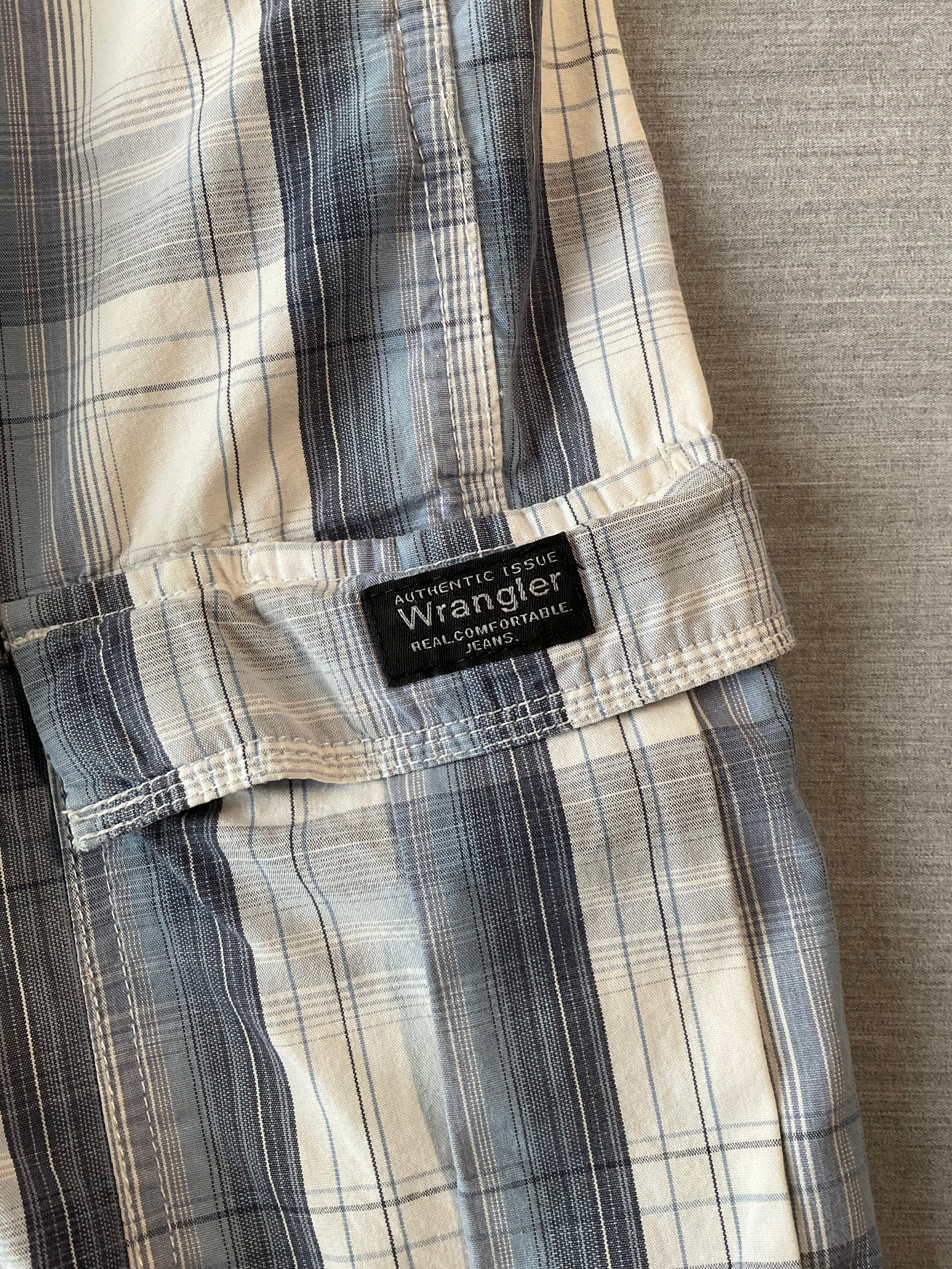 Wrangler Men's  White, Blue Black Plaid Shorts