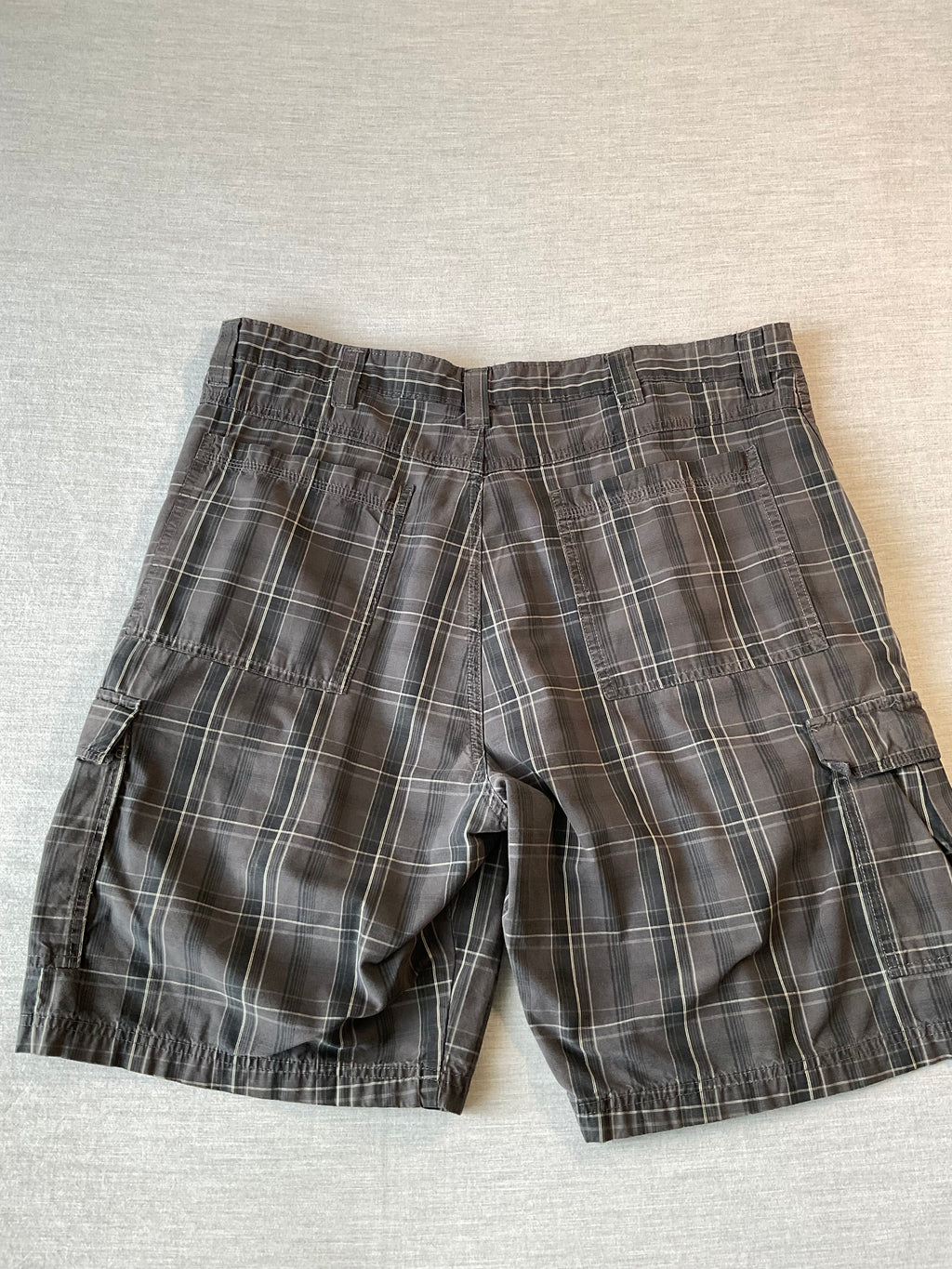 Wrangler Men's Shorts Dark Gray and Black Plaid Size 38