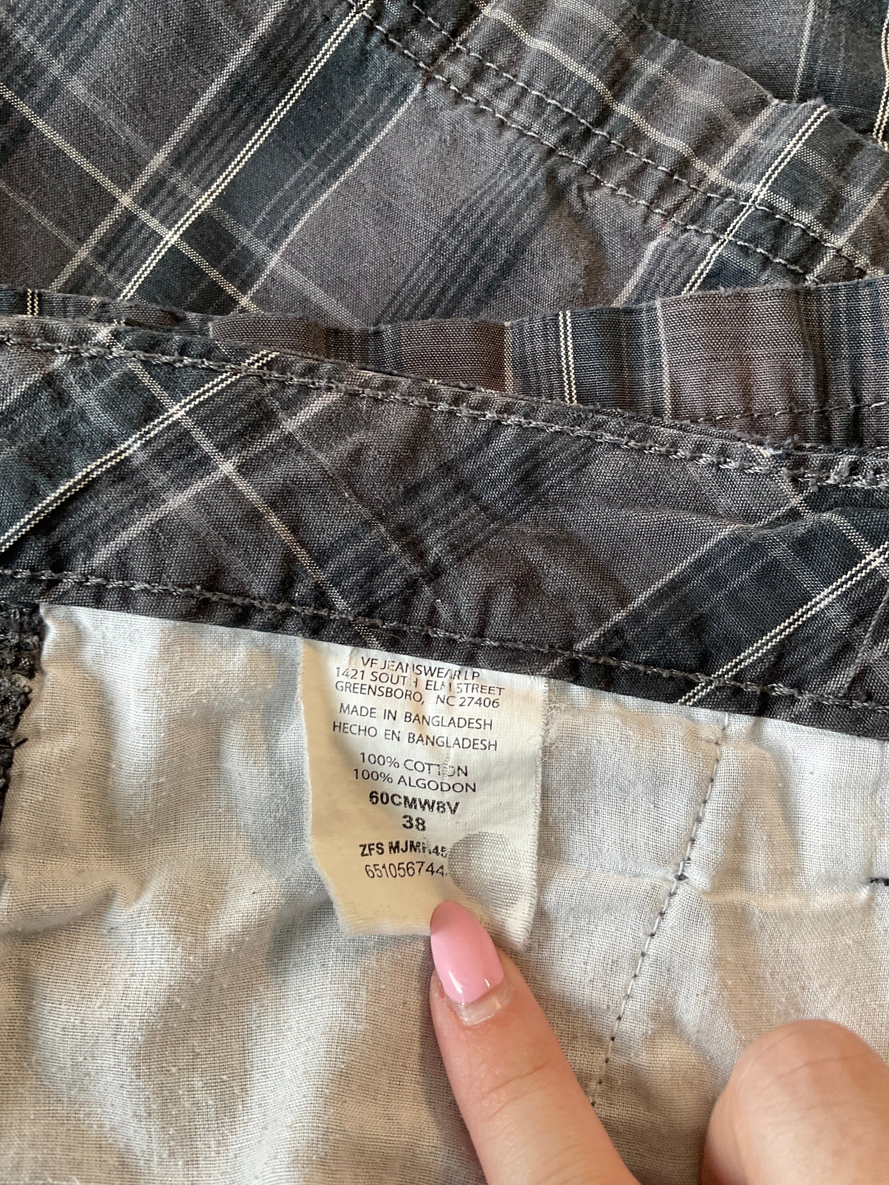 Wrangler Men's Shorts Dark Gray and Black Plaid Size 38