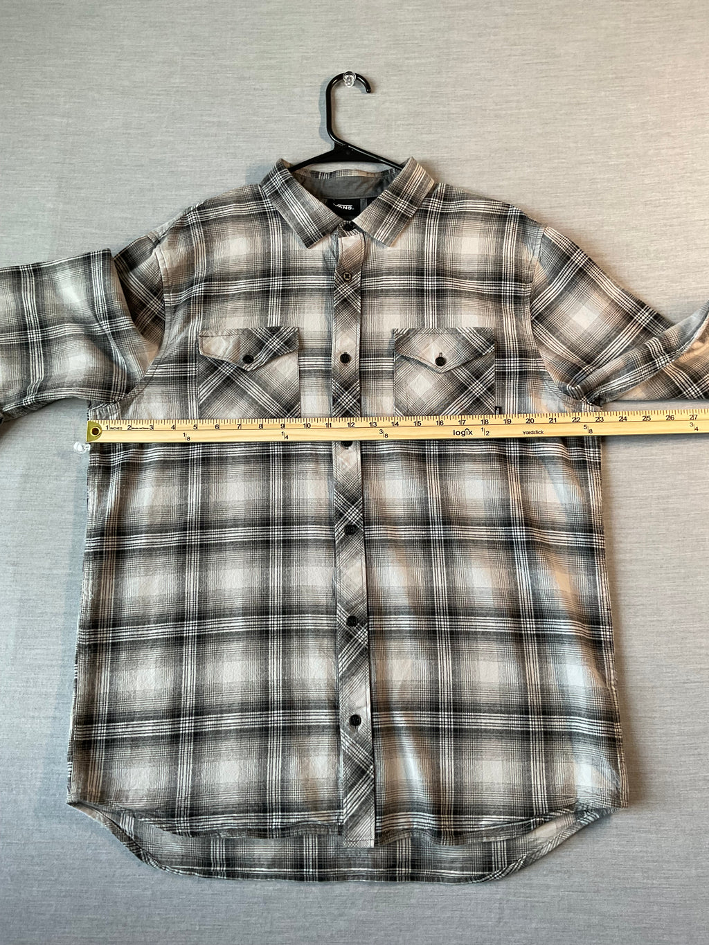 Vans Men's Long Sleeve  Gray Plaid Shirt. Size Large