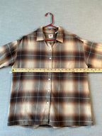 Levi's Women's Henri Long Sleeve Button Up Brown Beige Flannel Plaid Shirt. Small