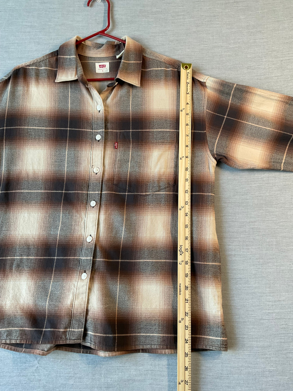 Levi's Women's Henri Long Sleeve Button Up Brown Beige Flannel Plaid Shirt. Small