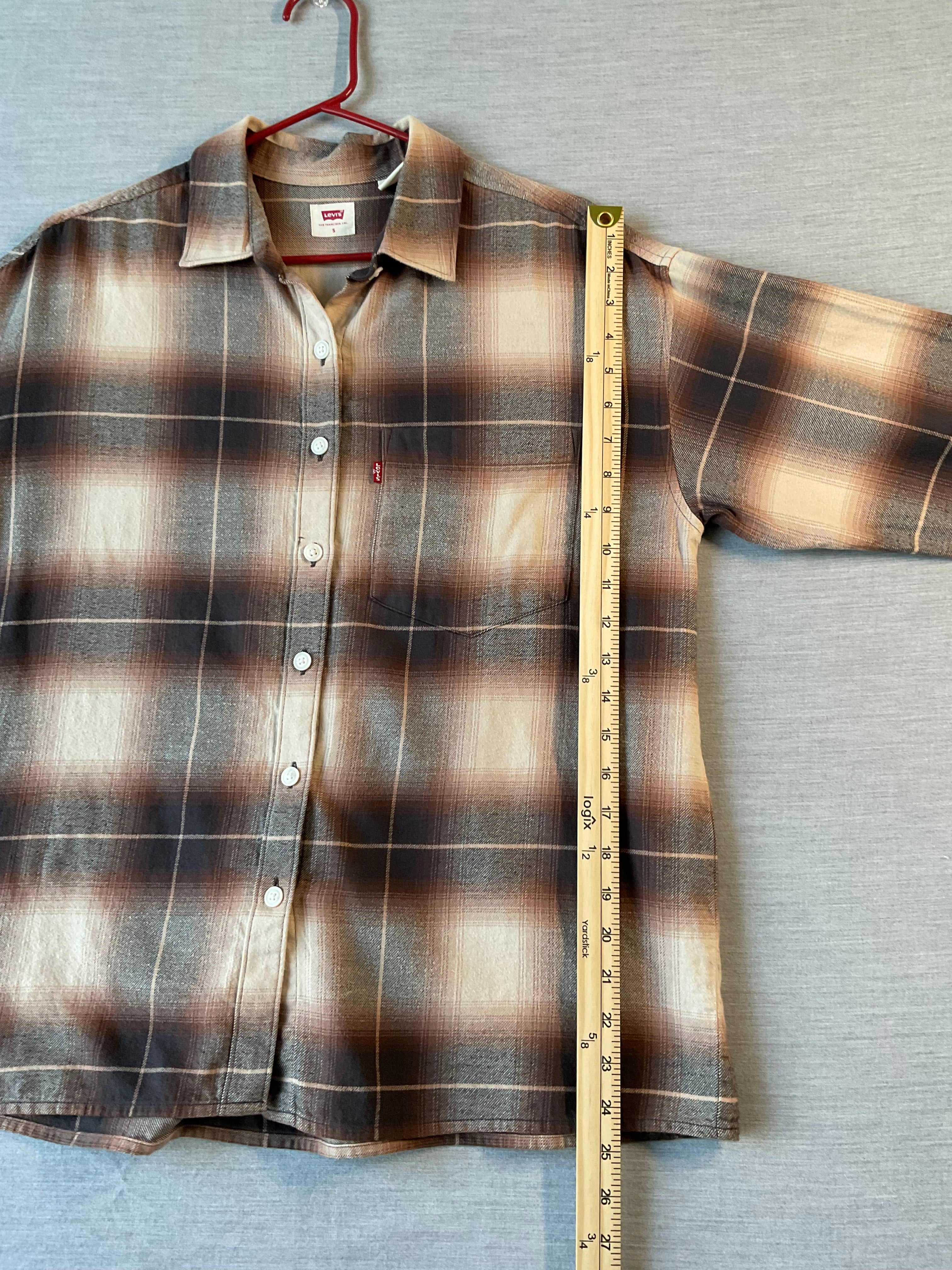 Levi's Women's Henri Long Sleeve Button Up Brown Beige Flannel Plaid Shirt. Small