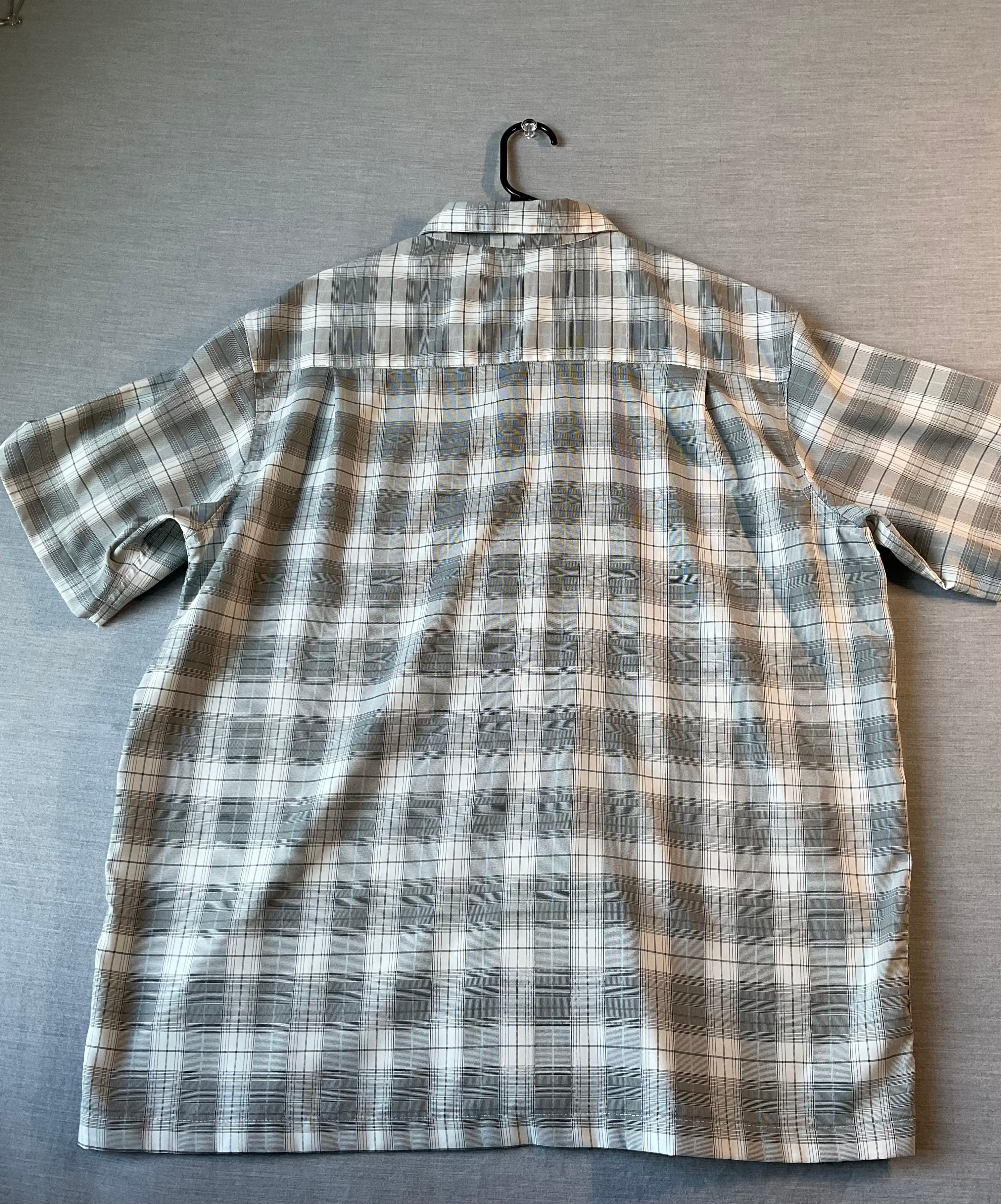Haggar Men's White & Gray Plaid Short Sleeve Button-Up Shirt