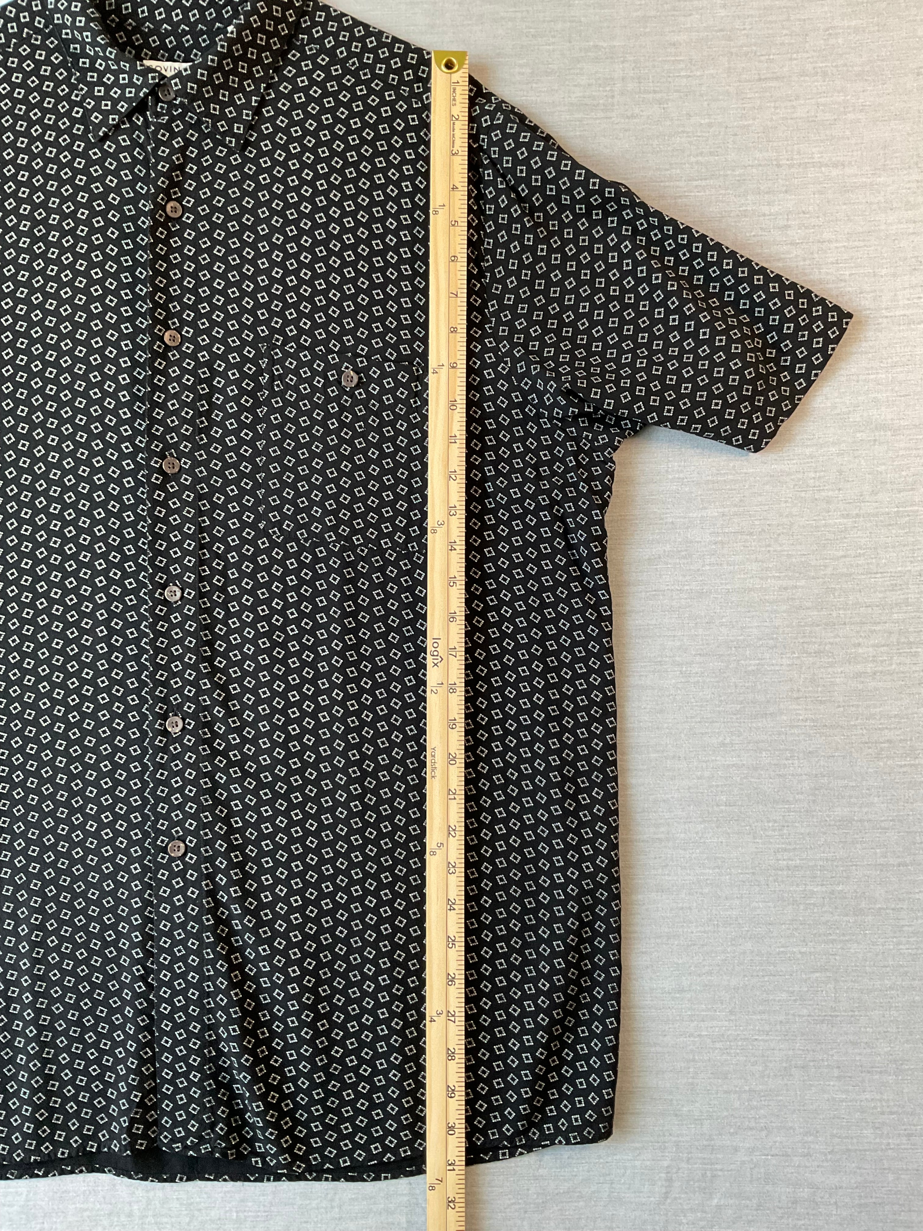 Covington Men's Short Sleeve Button Up Shirt in Black with White Diamond Print.