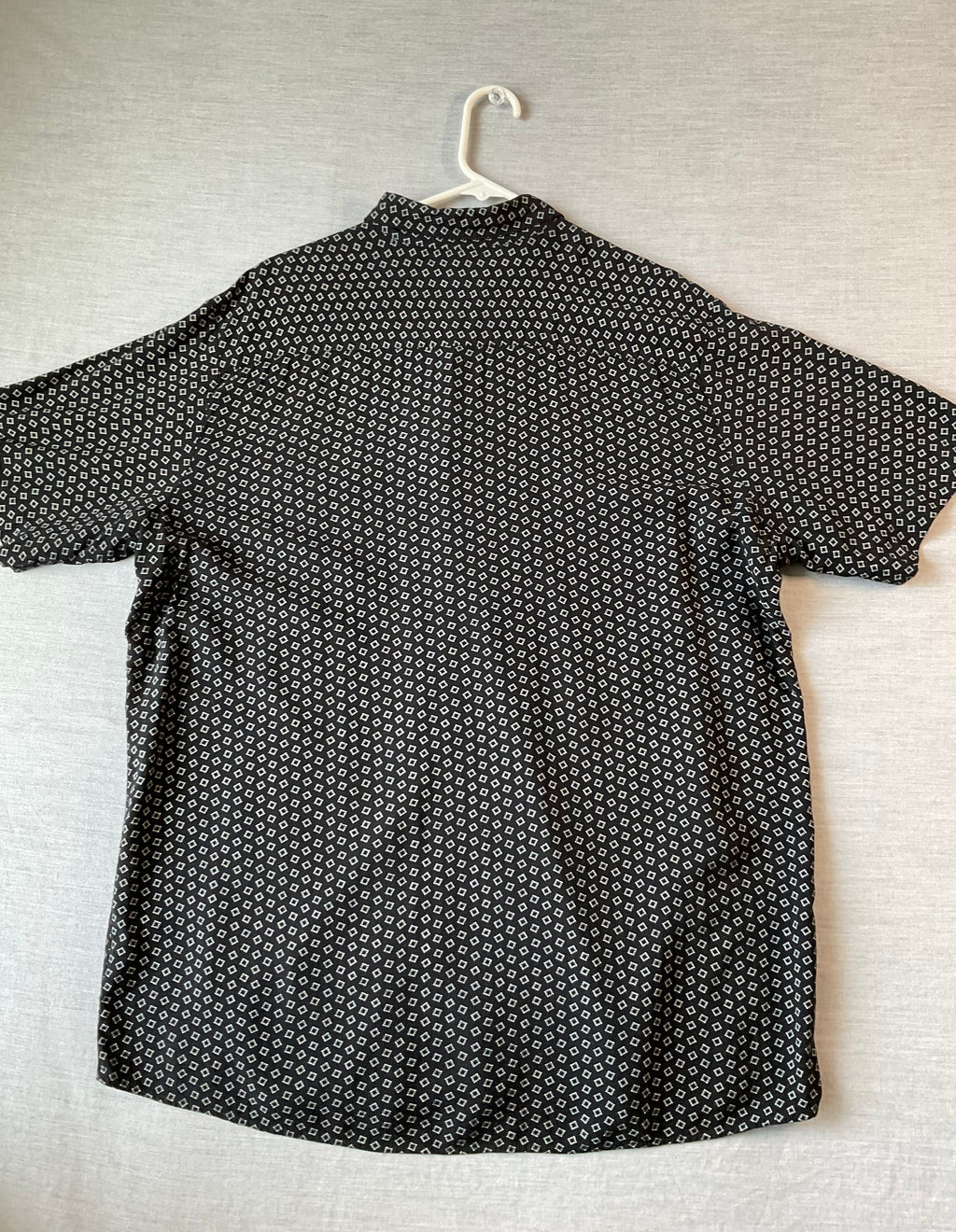 Covington Men's Short Sleeve Button Up Shirt in Black with White Diamond Print.