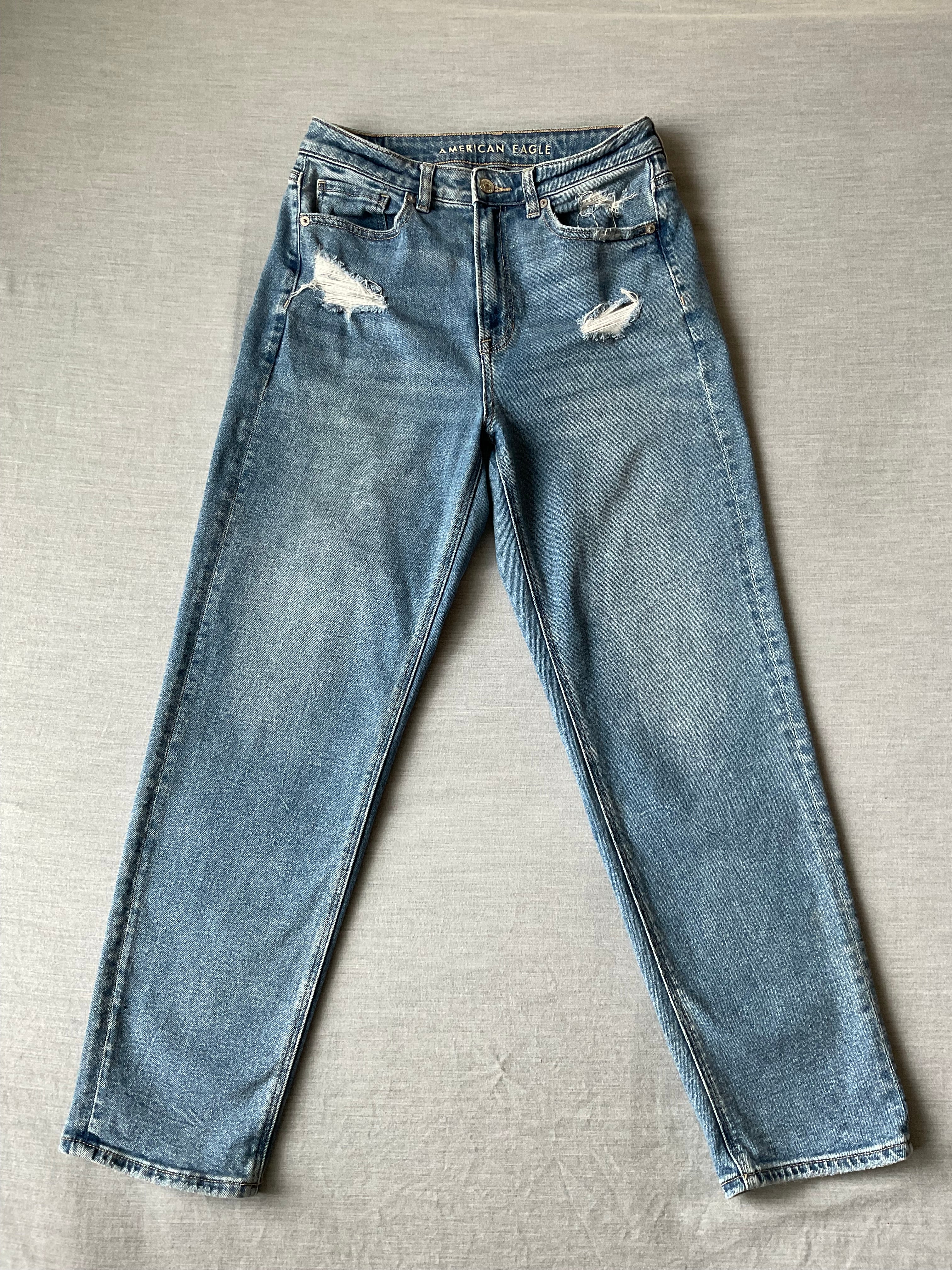 American Eagle Women's Mom Straight Leg Jeans Size 6