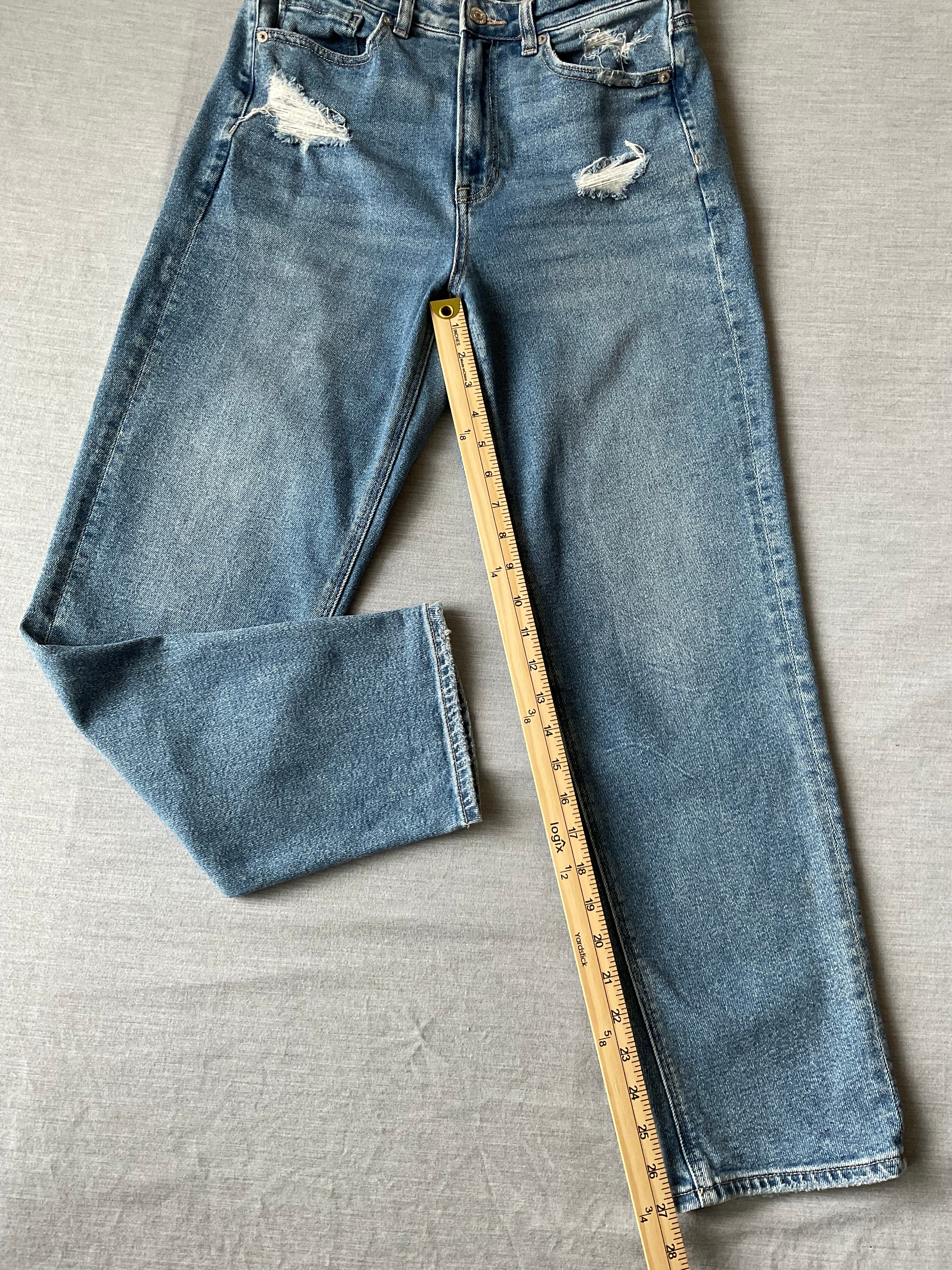 American Eagle Women's Mom Straight Leg Jeans Size 6