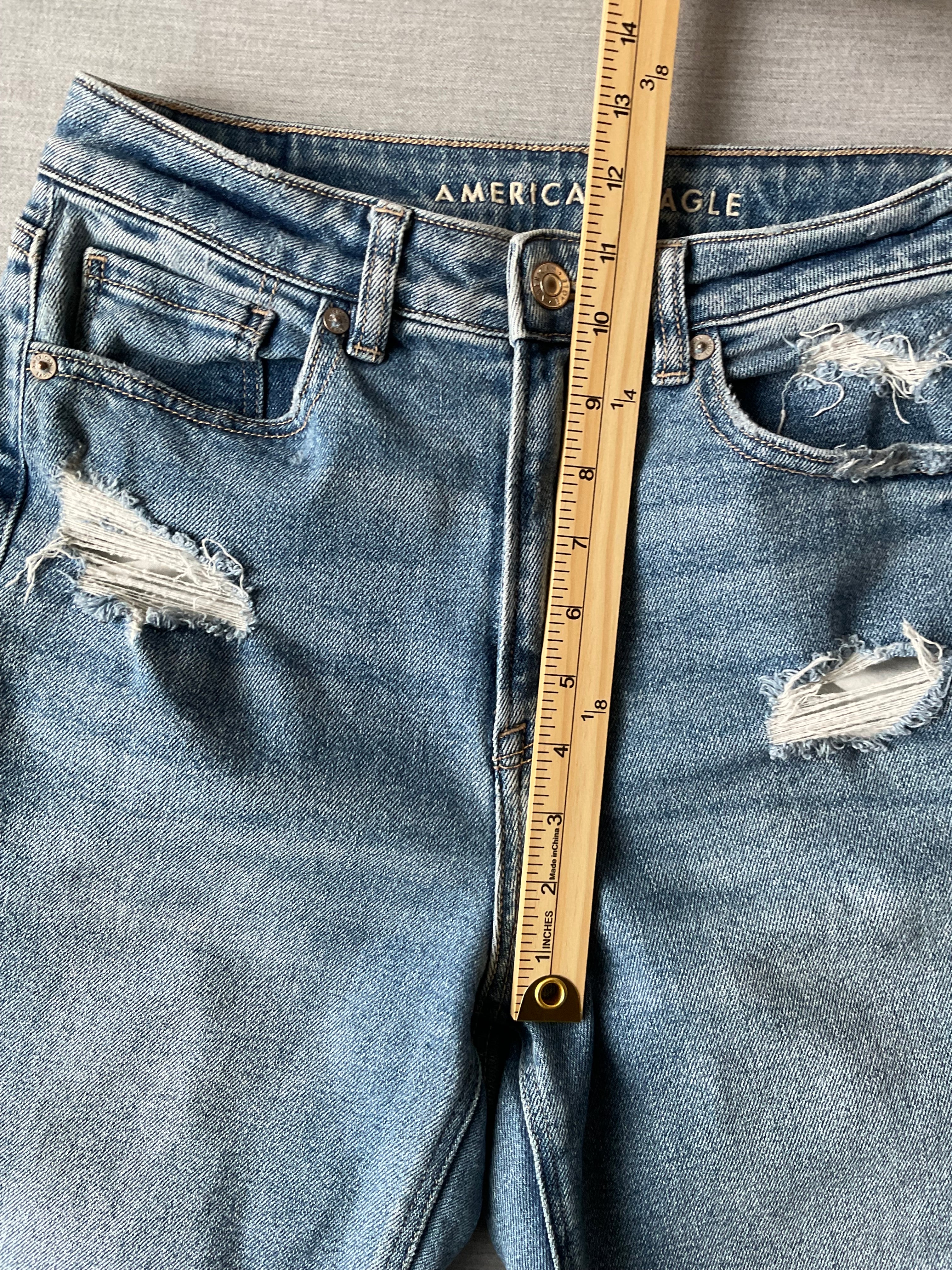 American Eagle Women's Mom Straight Leg Jeans Size 6