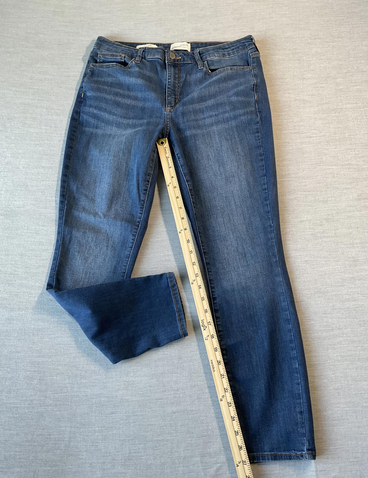Universal Threads Women's Mid Rise Skinny Jeans