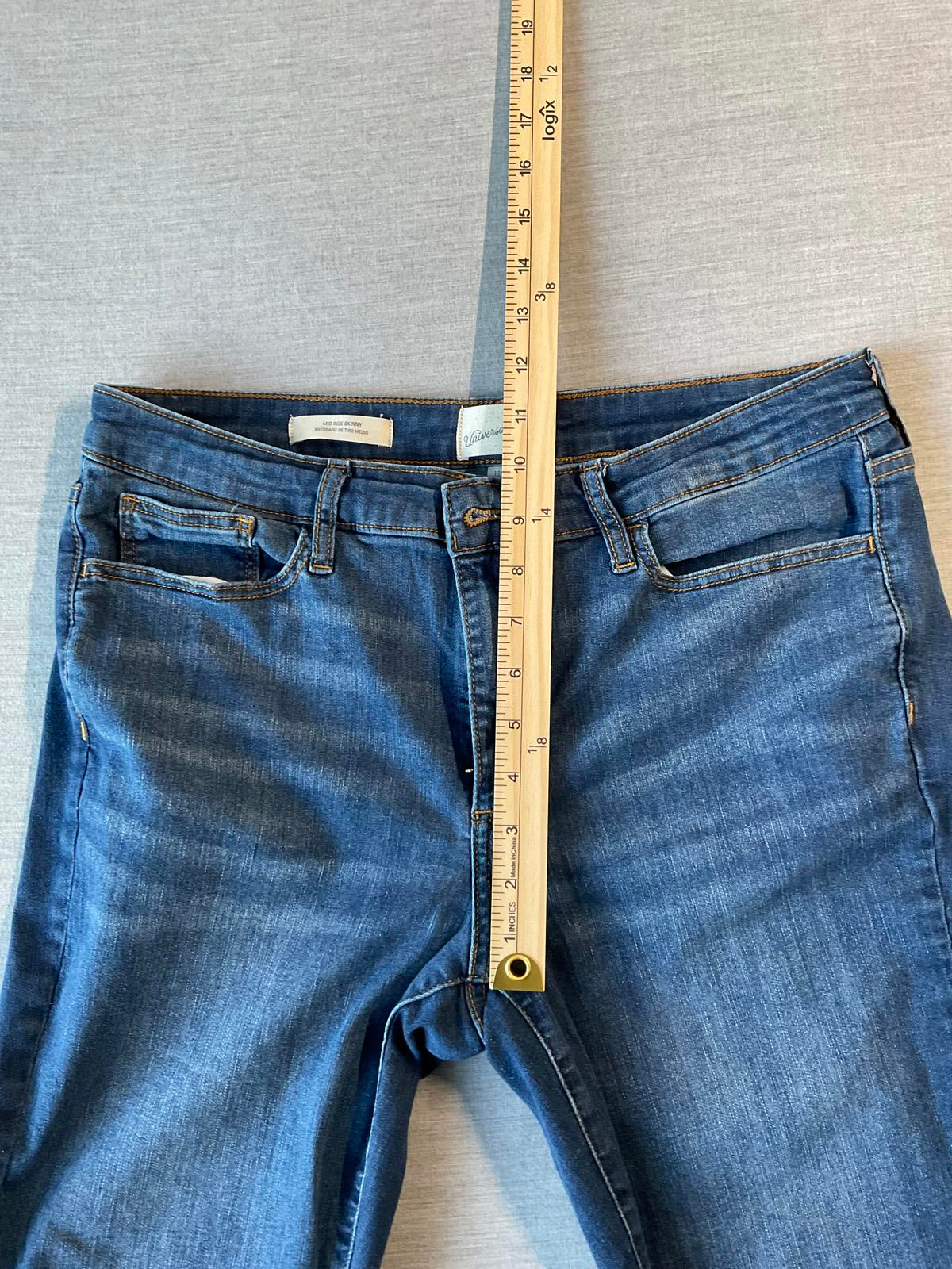 Universal Threads Women's Mid Rise Skinny Jeans