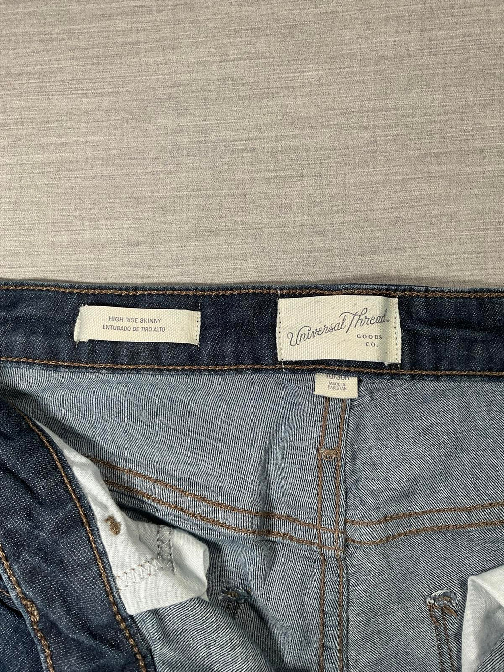 Universal Threads Women's High Rise Skinny Jeans Size 10