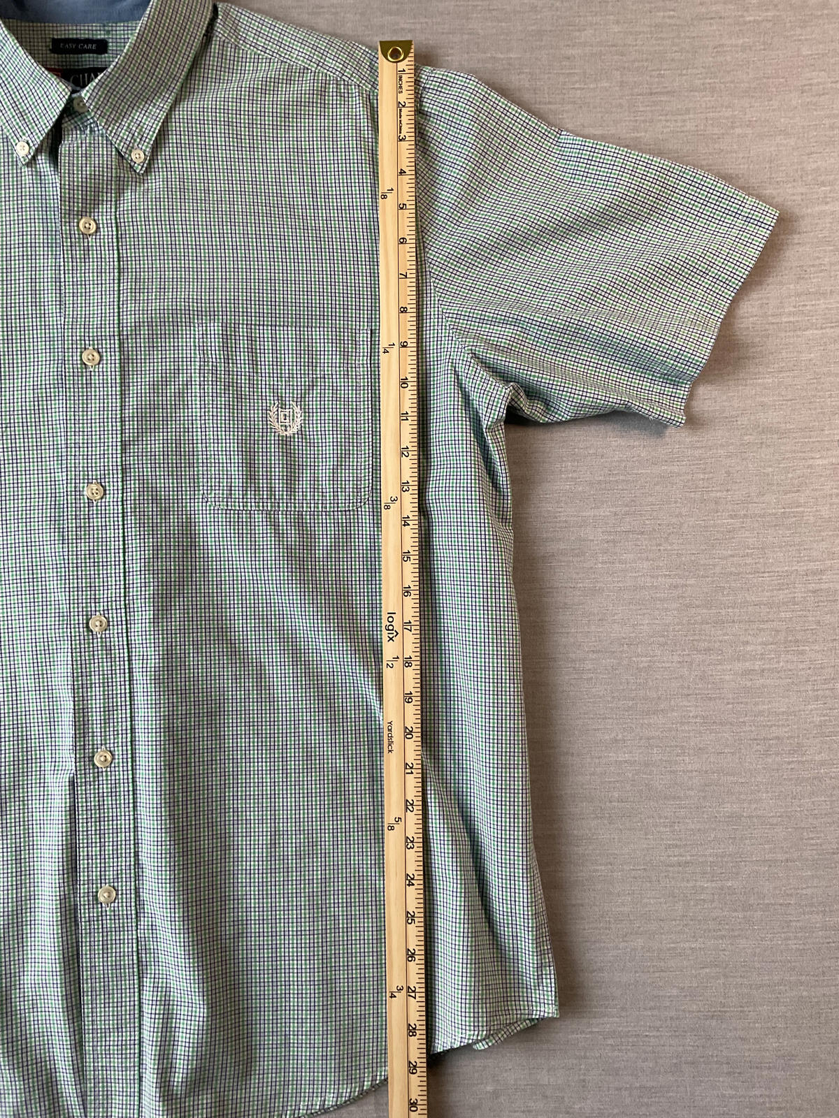 Chaps Men's Short Sleeve Button Up Green, White, Gray Plaid Shirt.