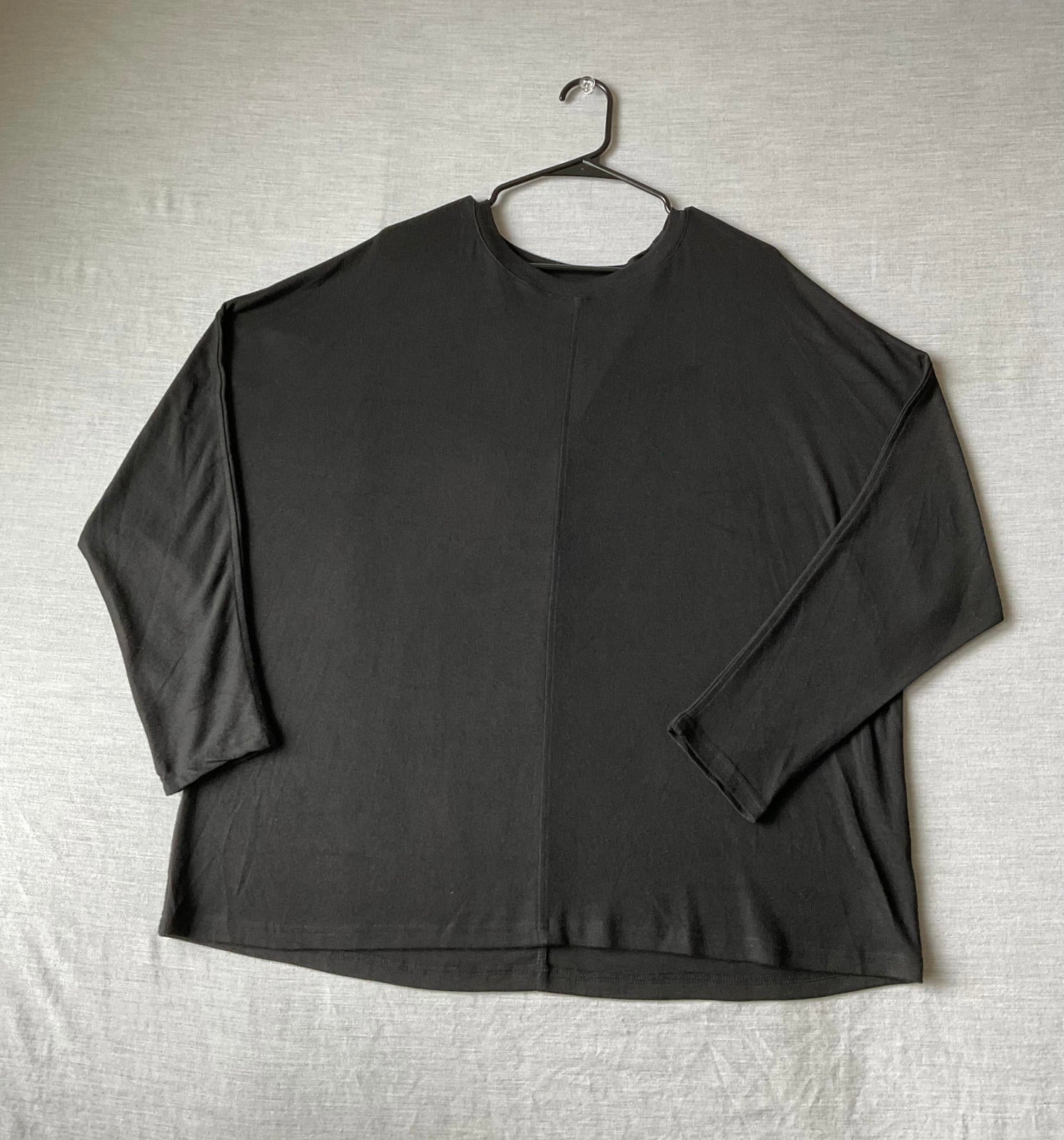 Women's Long Sleeve Long Crew Neck Black Tunic Size X-Large