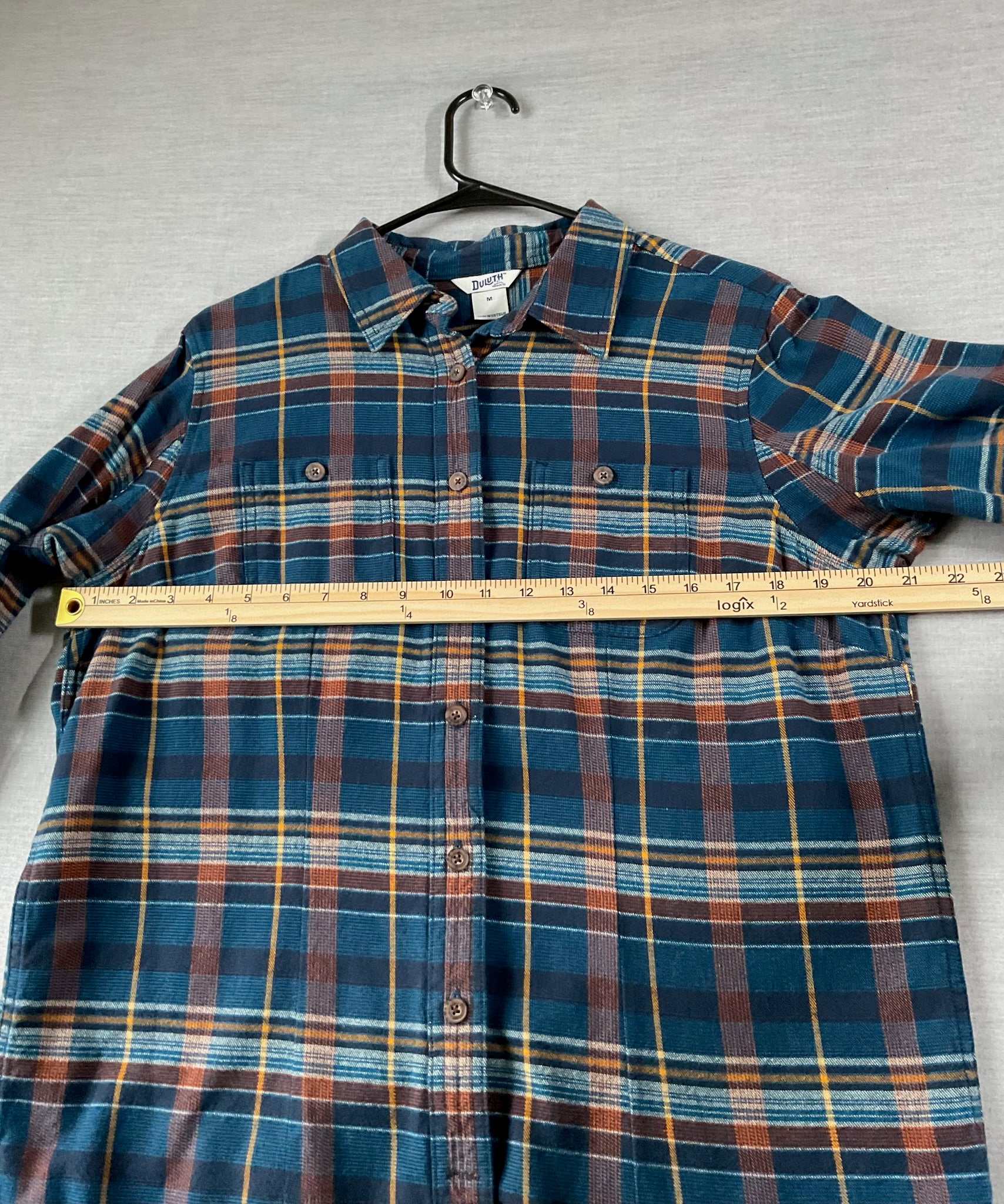 Duluth Trading CO. Men's Long Sleeve Button Up Blue Plaid