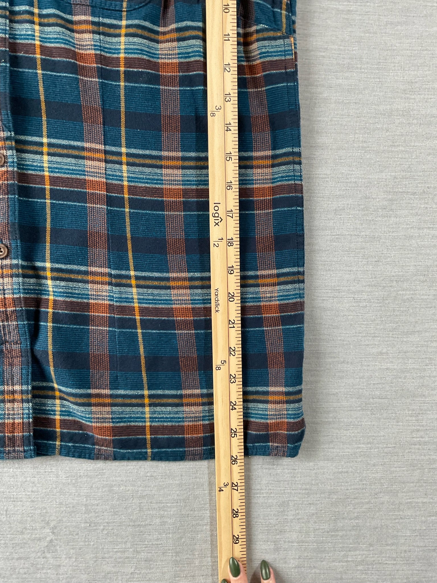 Duluth Trading CO. Men's Long Sleeve Button Up Blue Plaid