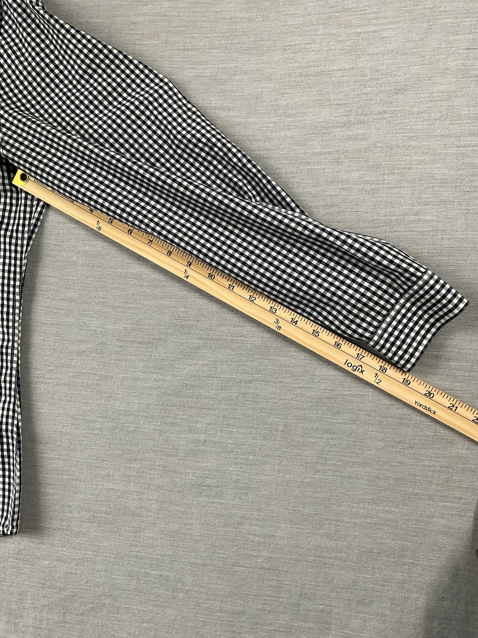 HM Men's Shirts Button Up Long Sleeve Navy Plaid.
