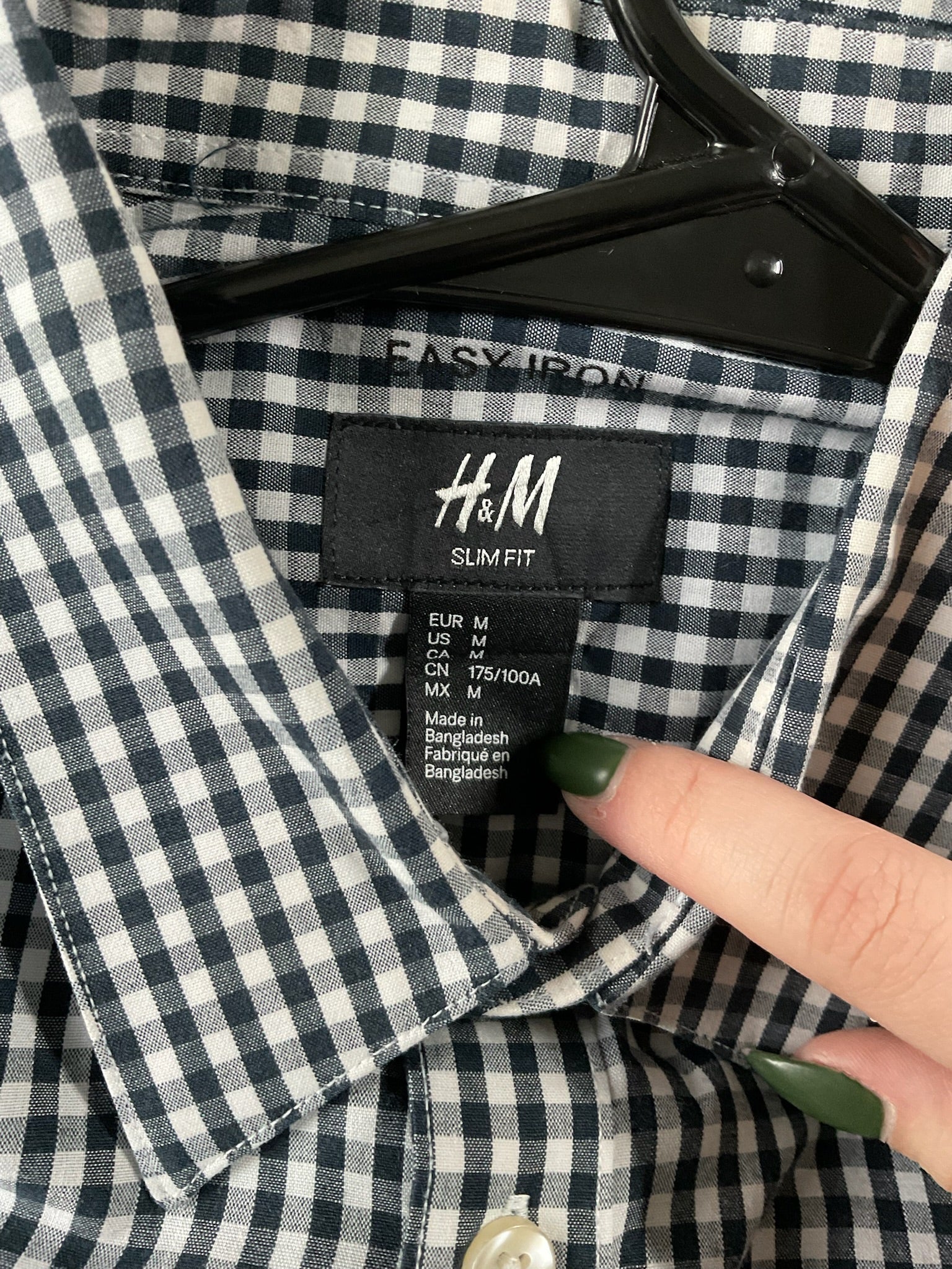 HM Men's Shirts Button Up Long Sleeve Navy Plaid.
