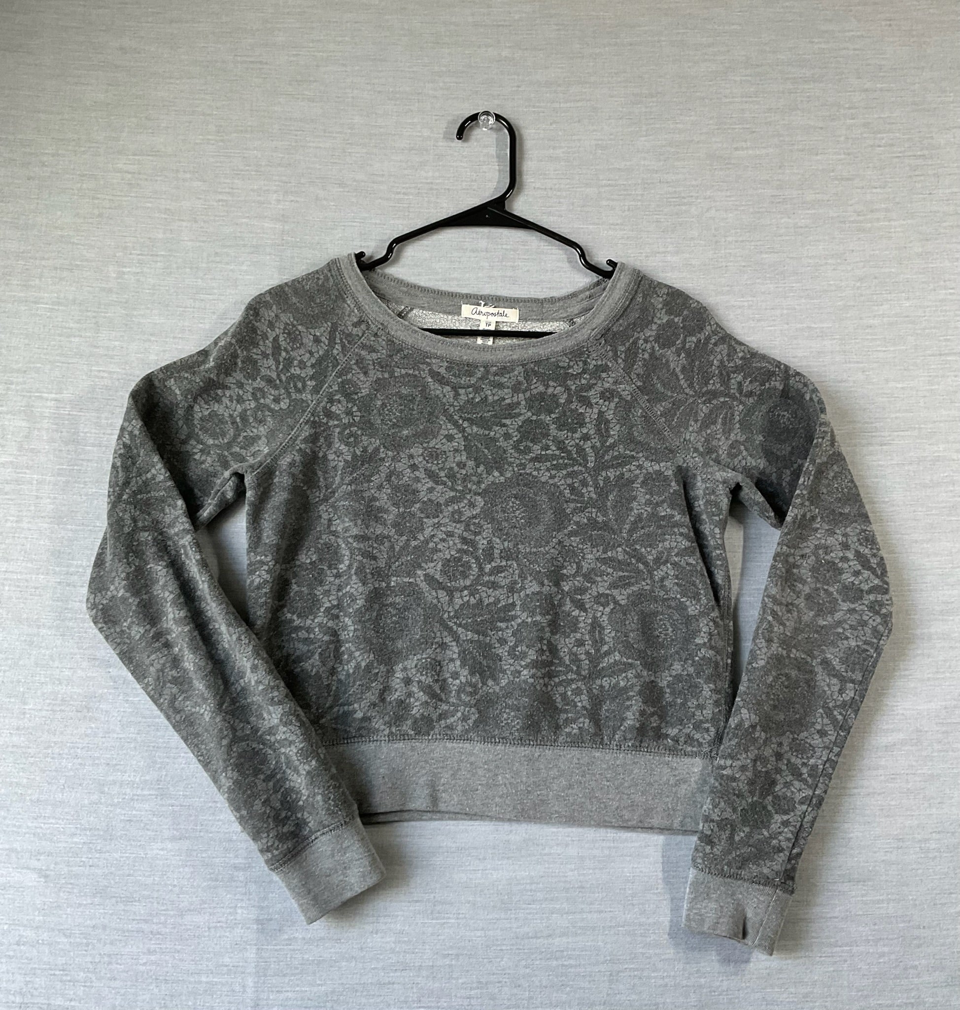 Aeropostale  Women's Long Sleeve Crew Neck Sweatshirt