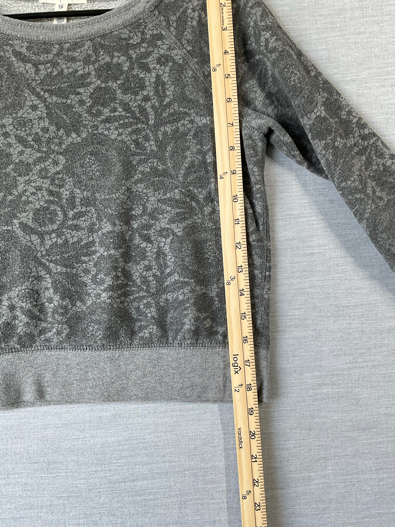 Aeropostale  Women's Long Sleeve Crew Neck Sweatshirt