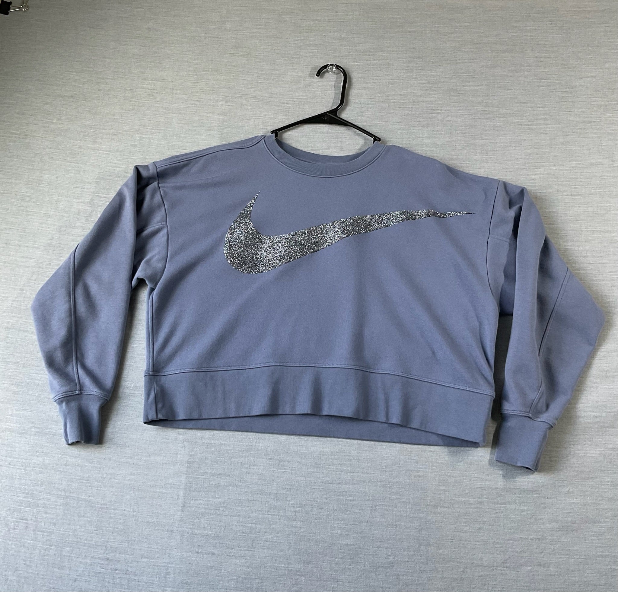 Nike Women's Long Sleeve Crew Neck Sweatshirt in Lavendar