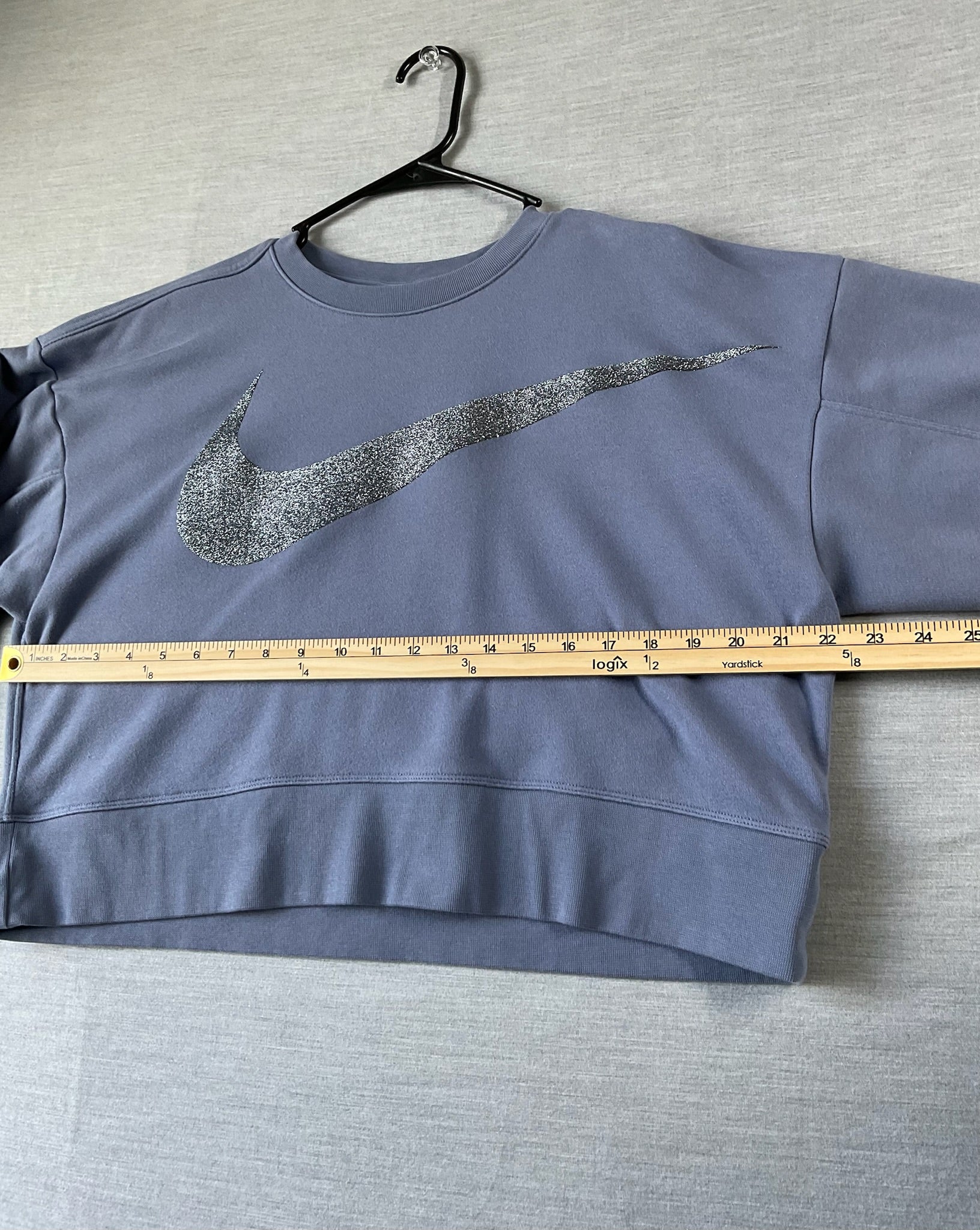 Nike Women's Long Sleeve Crew Neck Sweatshirt in Lavendar