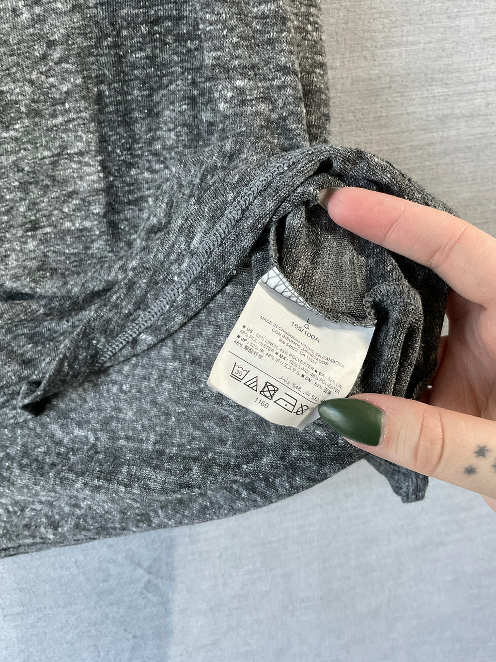 Old Navy Women's Gray Over-sized Tank-top with pocket