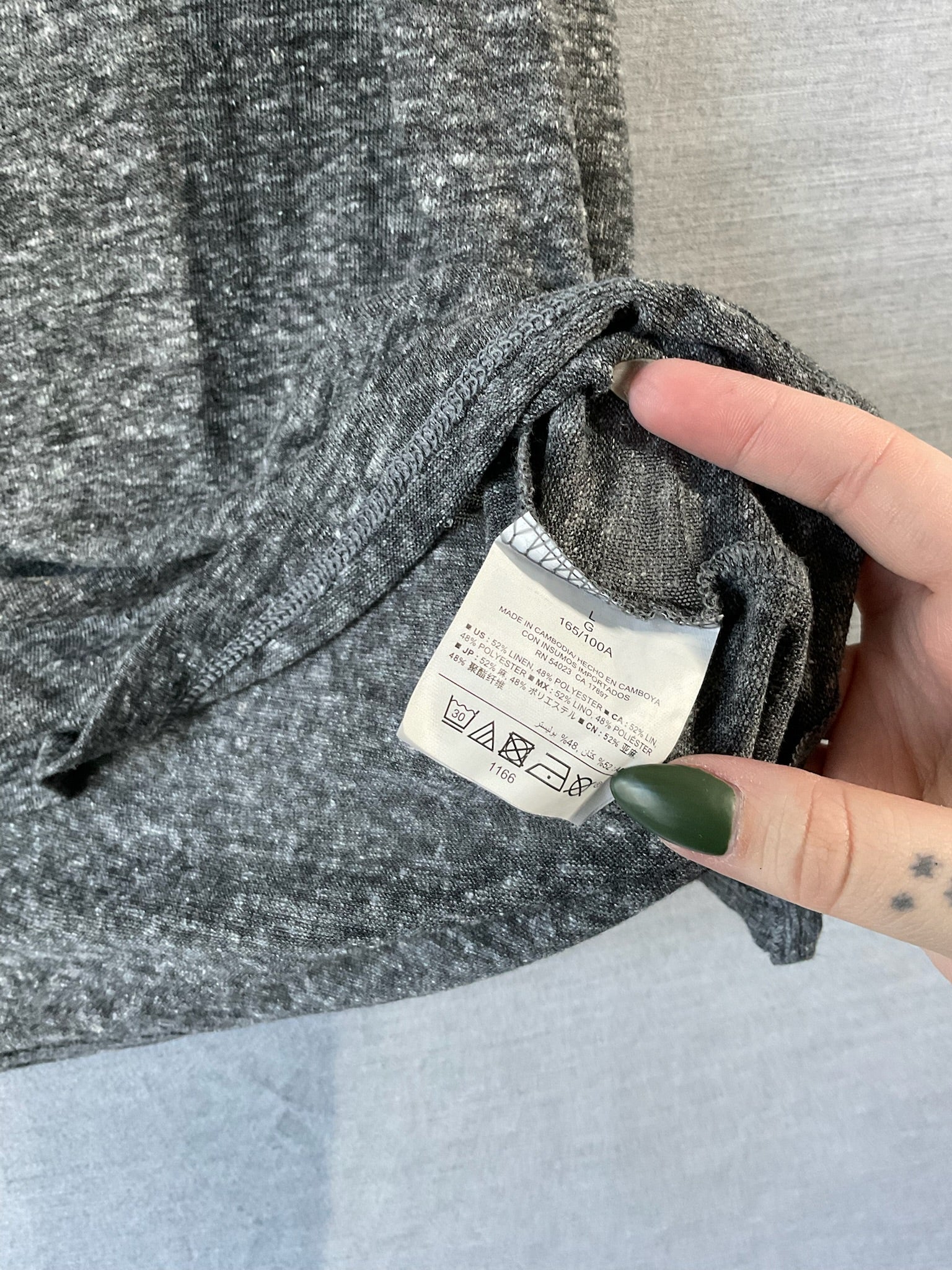 Old Navy Women's Gray Over-sized Tank-top with pocket