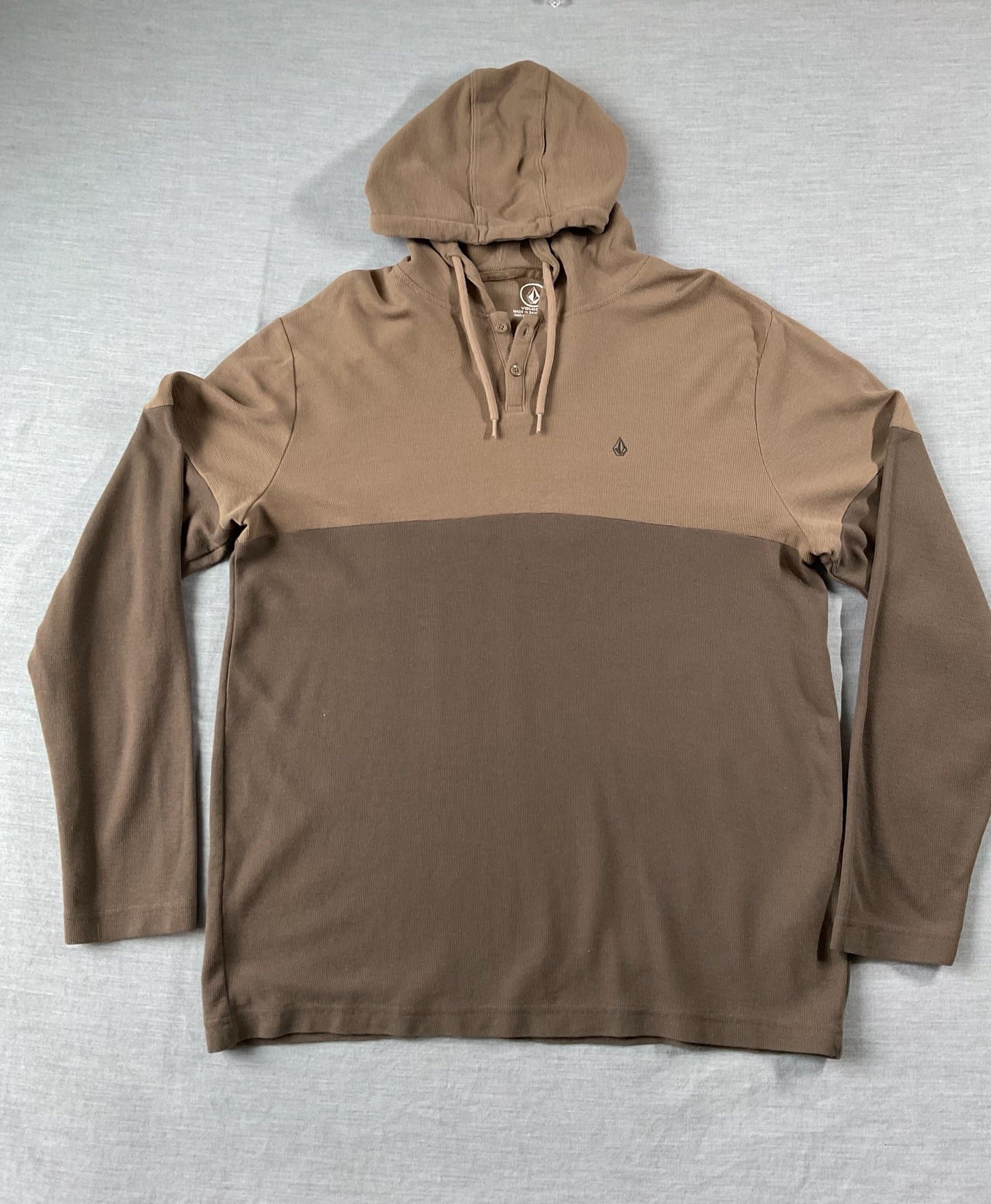 Volcom Men's Long Sleeve Hooded Thermal Shirt in Two Tone Brown XL