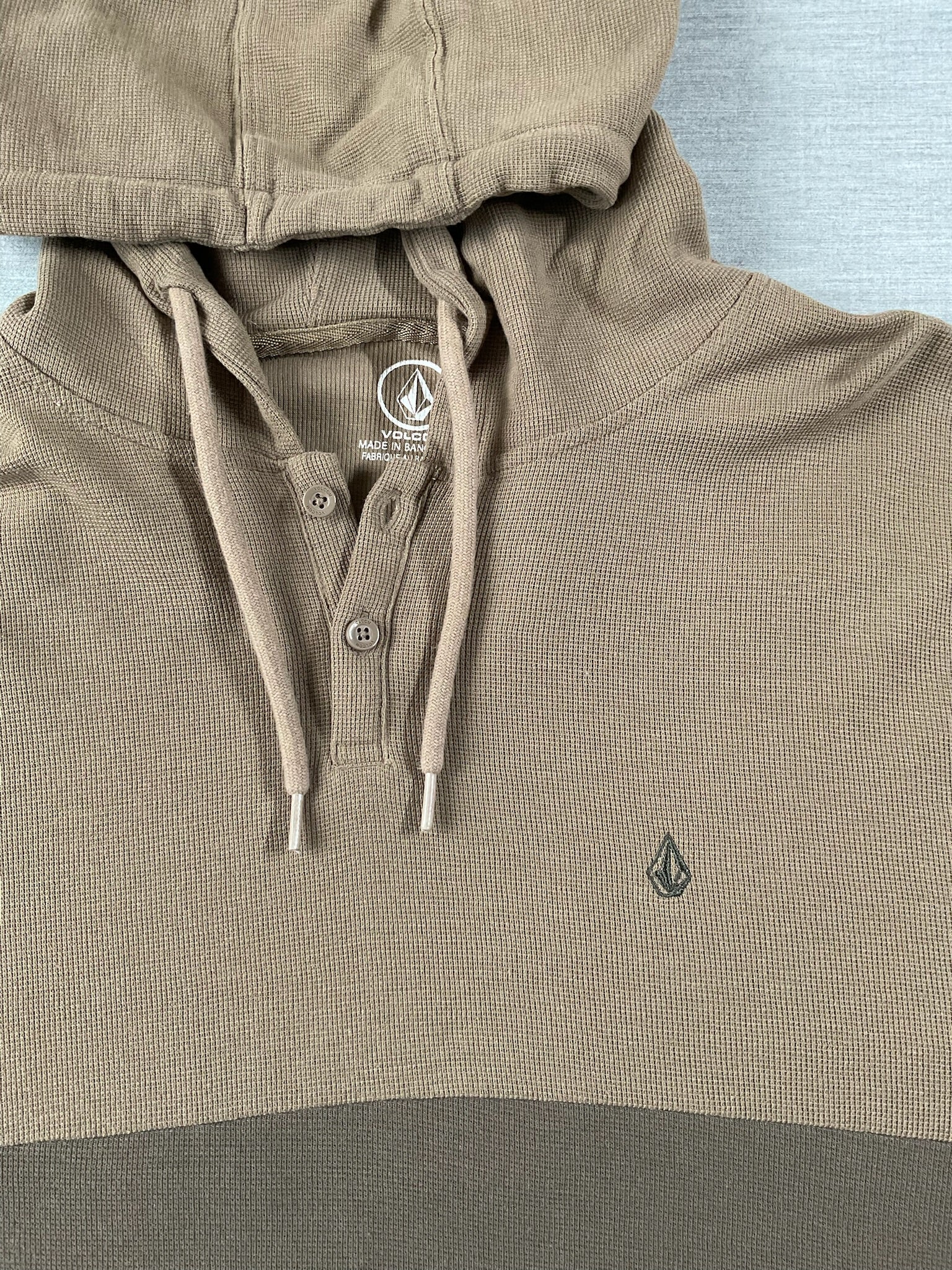 Volcom Men's Long Sleeve Hooded Thermal Shirt in Two Tone Brown XL
