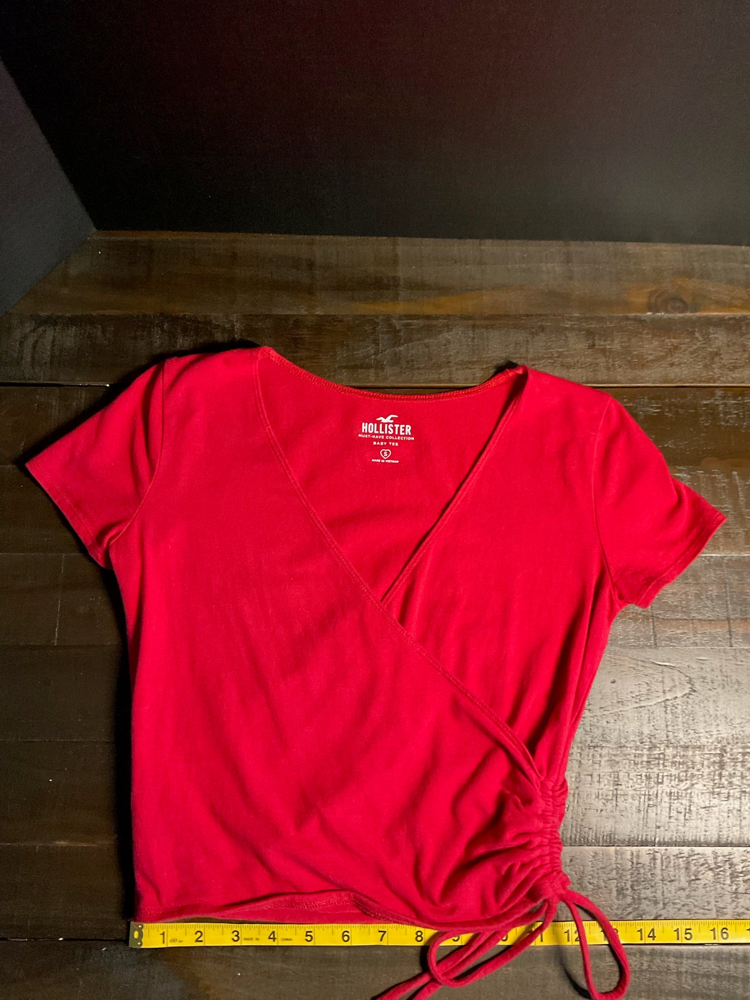 Hollister Co. Red Ribbed Baby Tee – Women’s Size Small