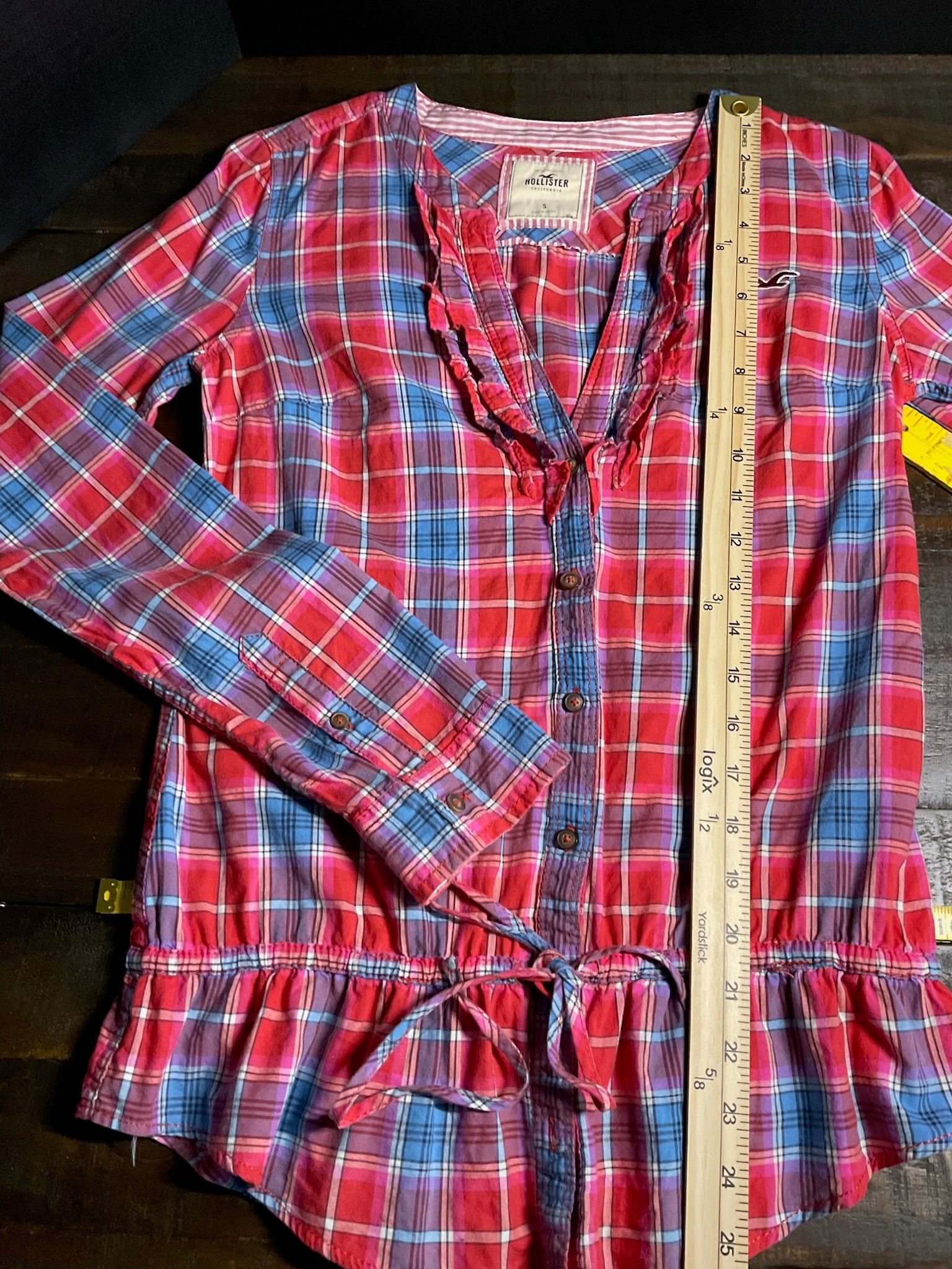 Hollister Co. Red Blue Plaid Women's Long Sleeve Button Up Shirt. Size Small