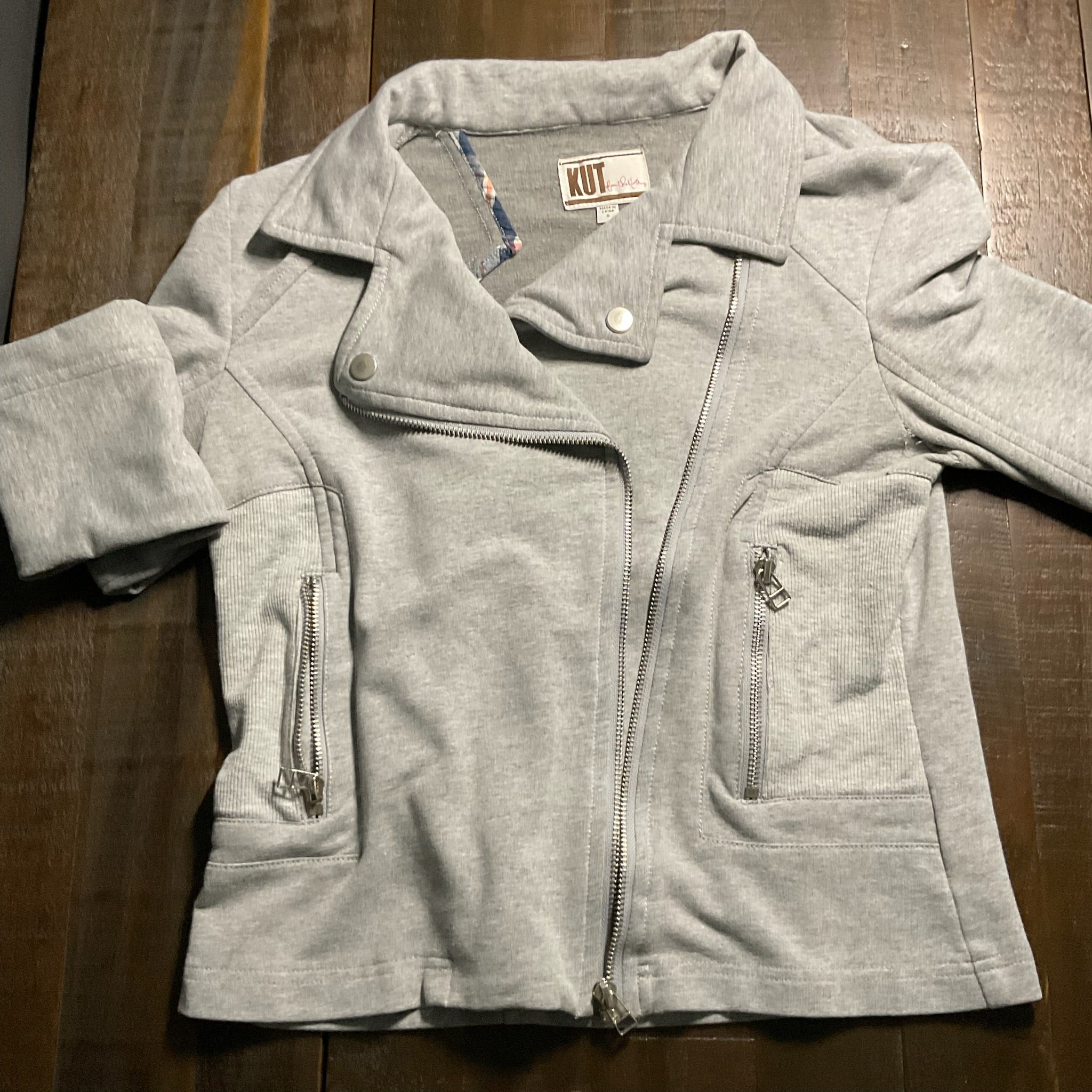 Kut from the Kloth Women's  Long Sleeve Collard Zippered Sweatshirt Jacket. Light Gray. Women's Size Small