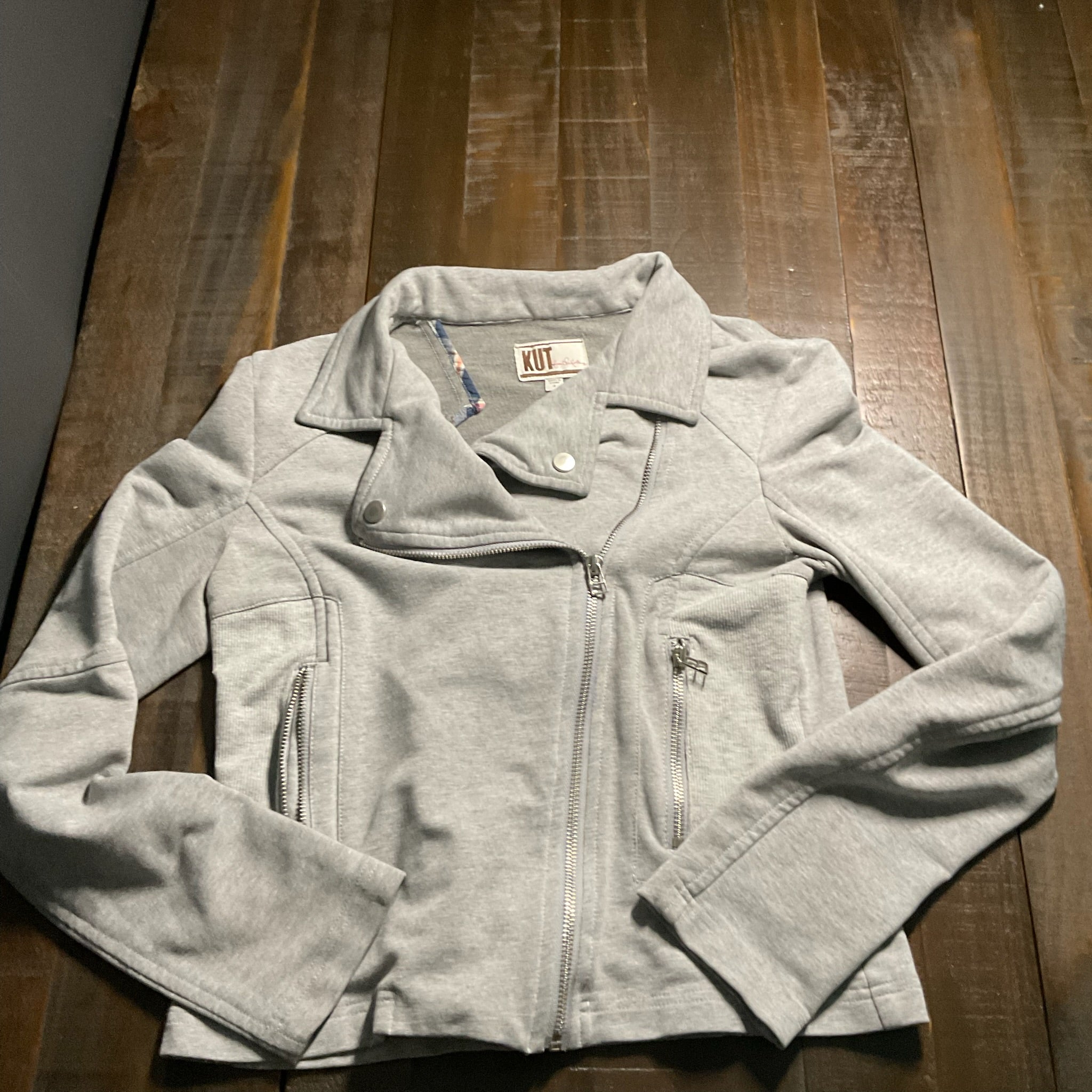 Kut from the Kloth Women's  Long Sleeve Collard Zippered Sweatshirt Jacket. Light Gray. Women's Size Small