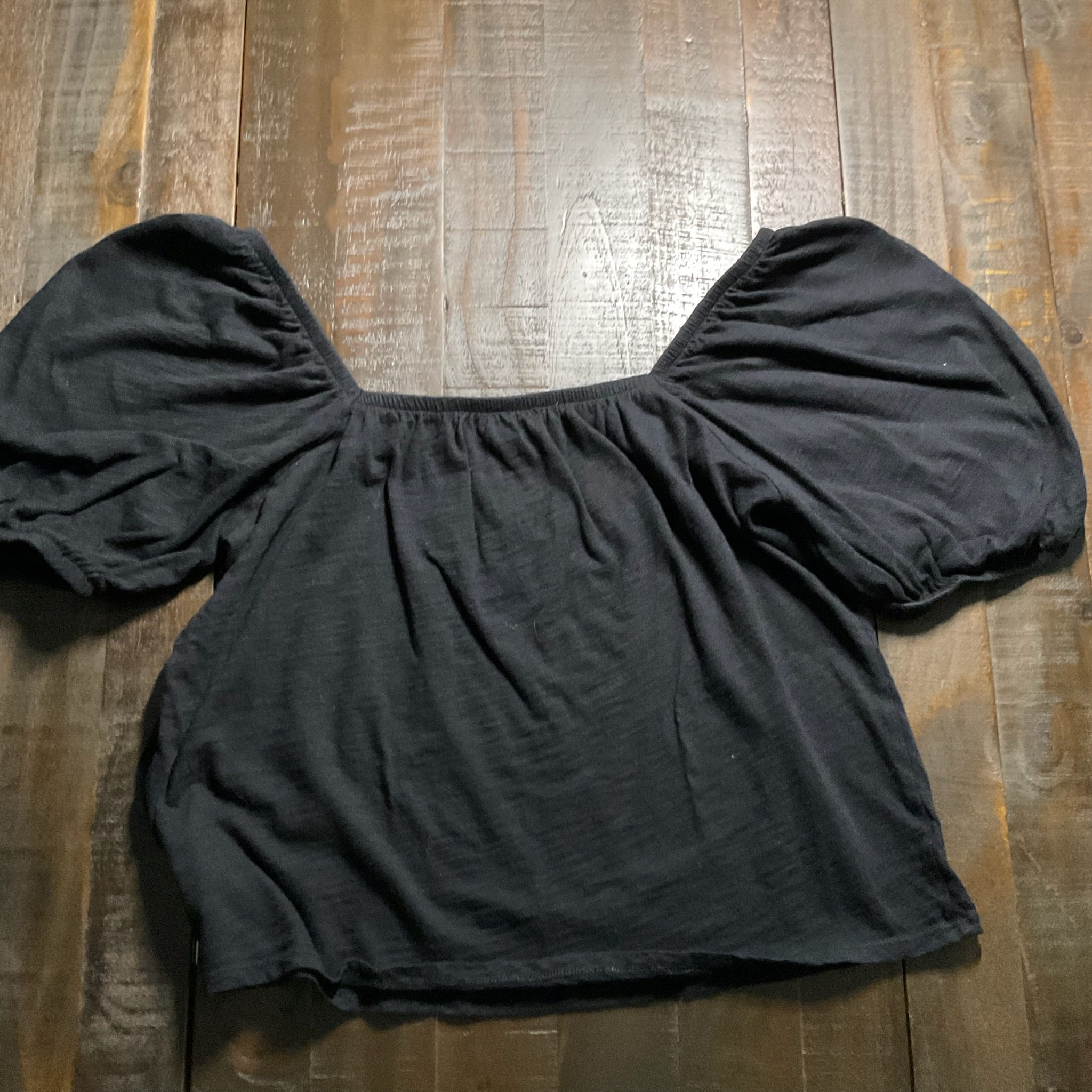 Old Navy Women's Short, Short Puff Sleeve Cotton Shirt. Black, Size large