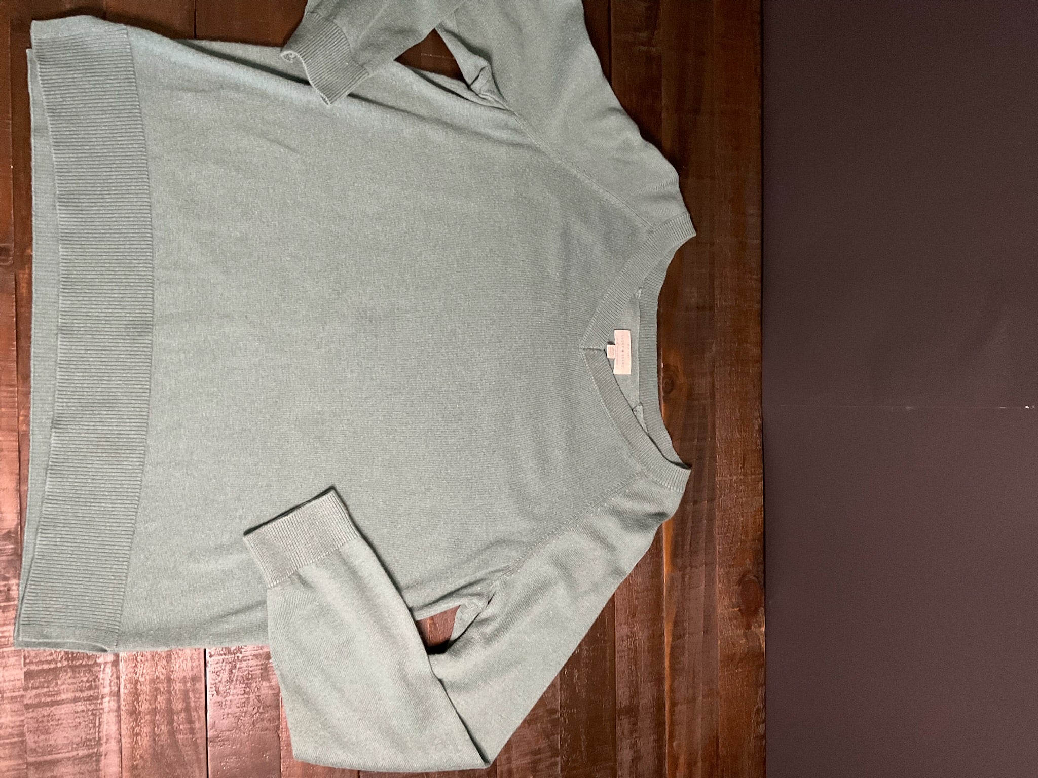 Lucky Brand Women's Long Sleeve V Neck Sweater in Green. Size Medium