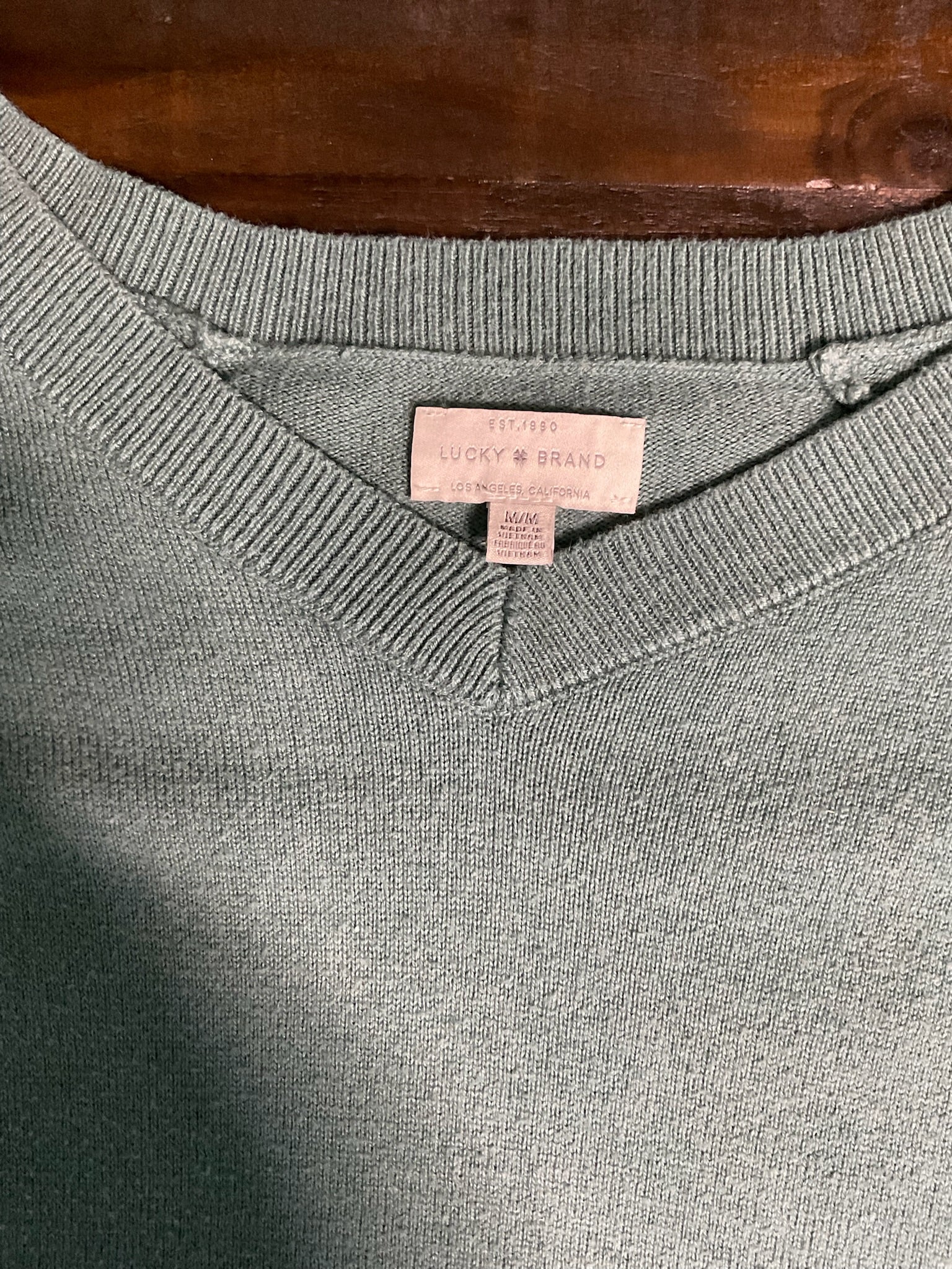 Lucky Brand Women's Long Sleeve V Neck Sweater in Green. Size Medium