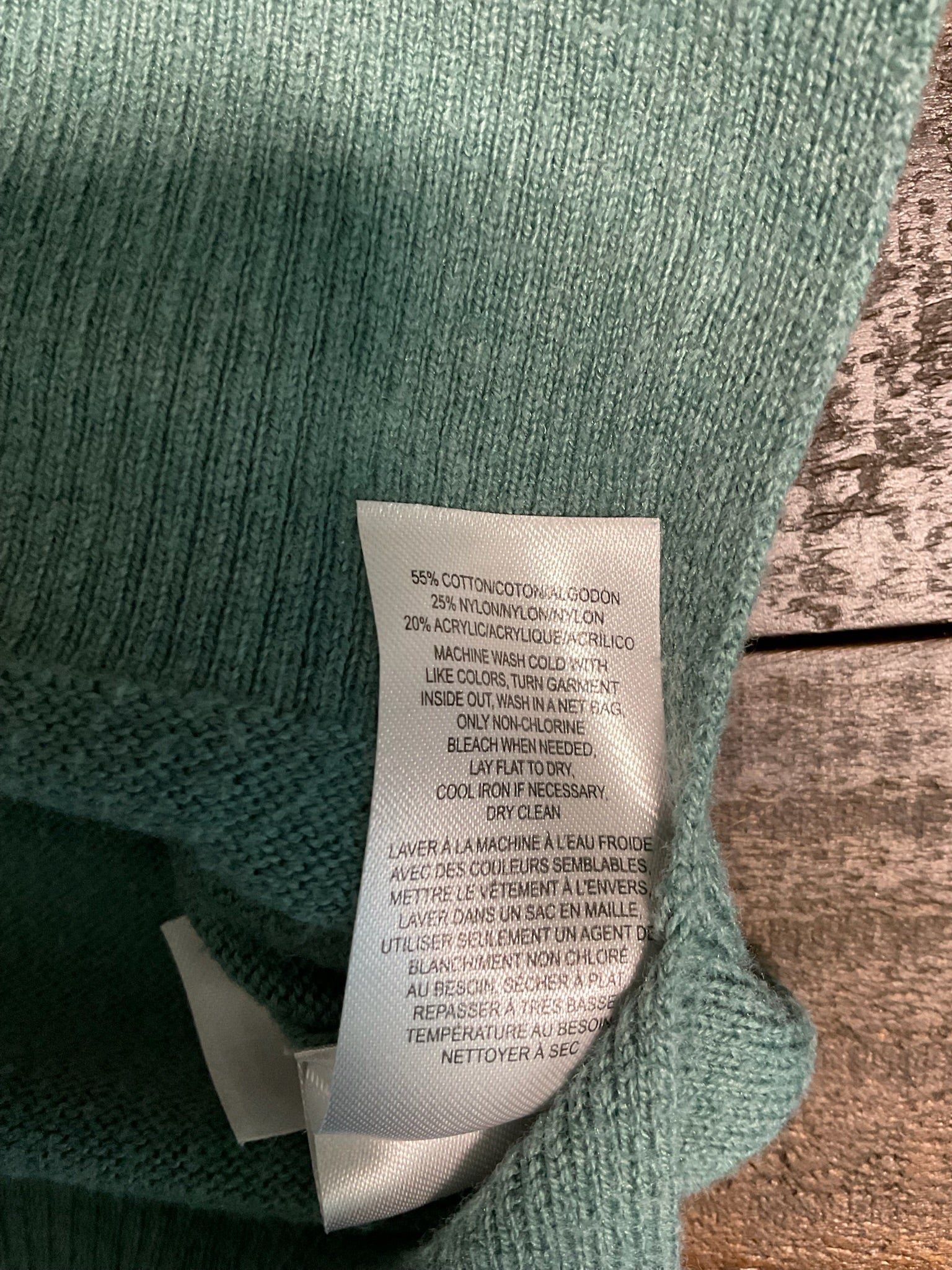 Lucky Brand Women's Long Sleeve V Neck Sweater in Green. Size Medium