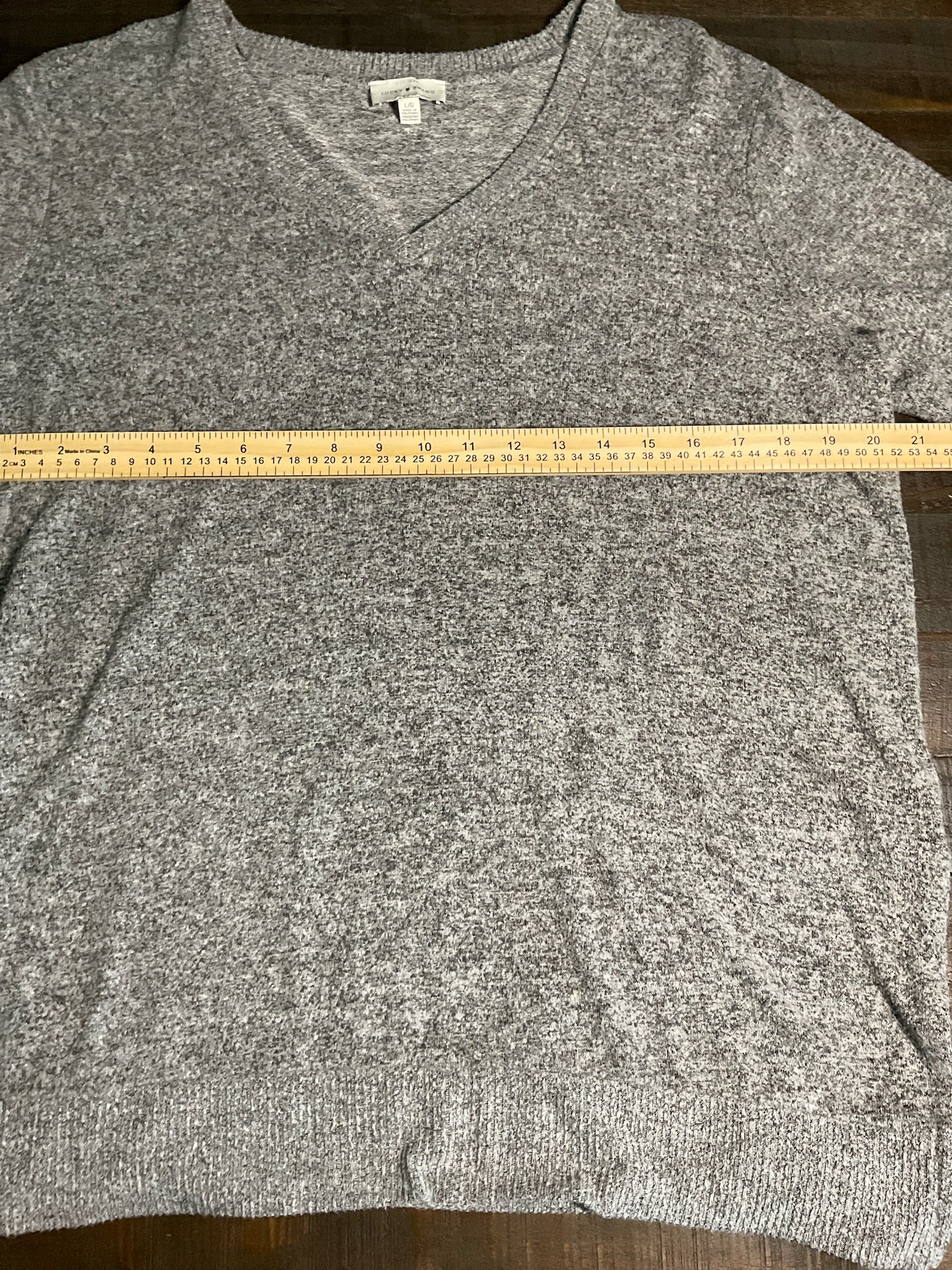 Lucky Brand Women’s V-Neck Sweater in size Large