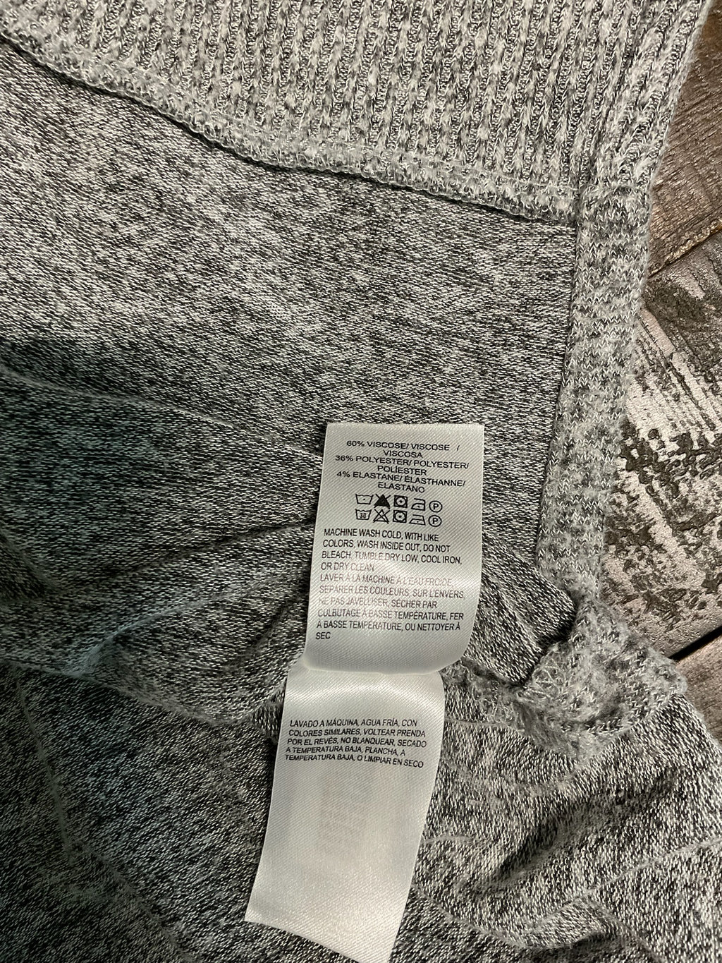 Lucky Brand Women’s V-Neck Sweater in size Large