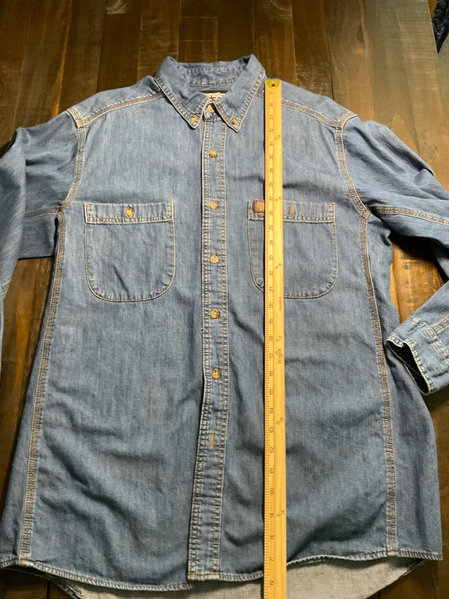 Wrangler Riggs Men's Long Sleeve Button Up Denim Shirt. Size Large