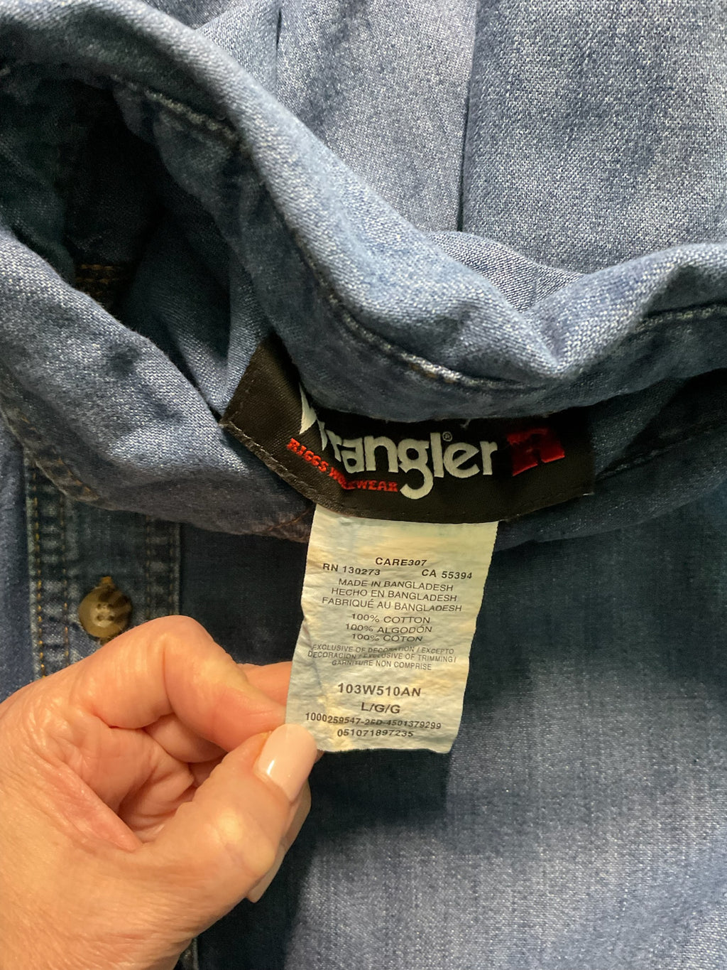 Wrangler Riggs Men's Long Sleeve Button Up Denim Shirt. Size Large