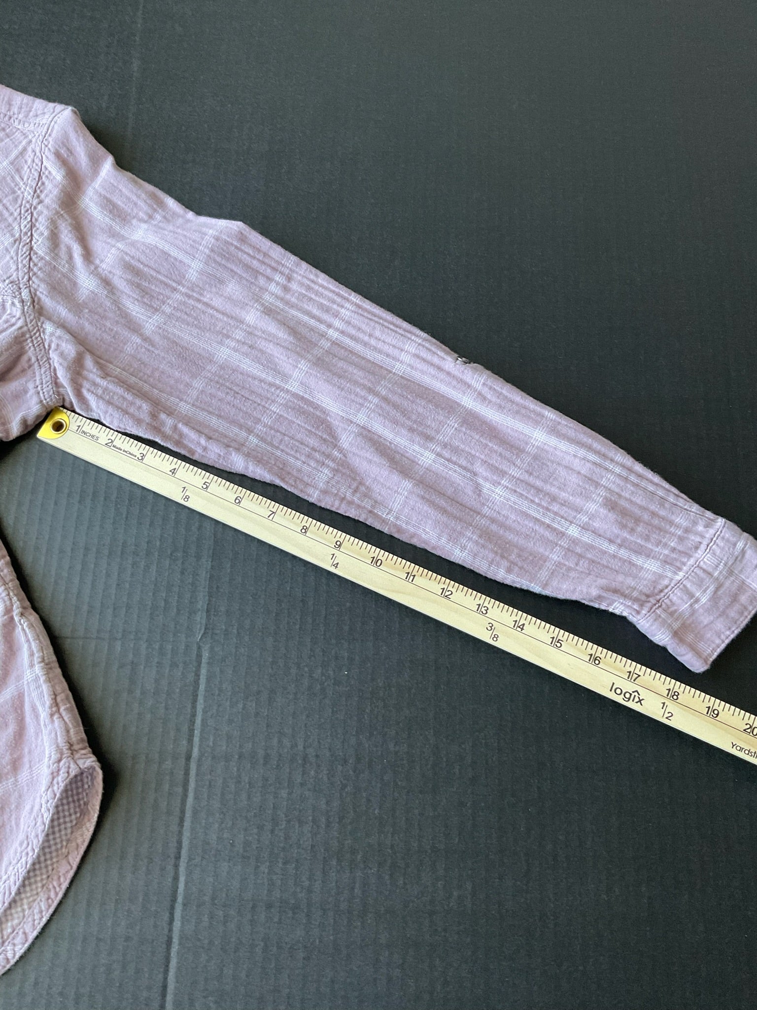 Columbia Women's Long Sleeve Button Up Mauve Shirt. Size X-Large